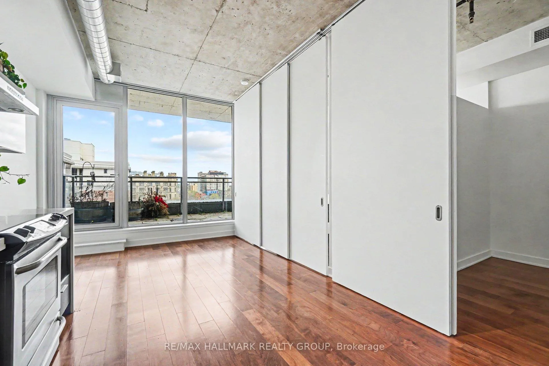 Photo 7 of Unit 842, 340 Mcleod Street, Ottawa, Ottawa Centre — HOMEH