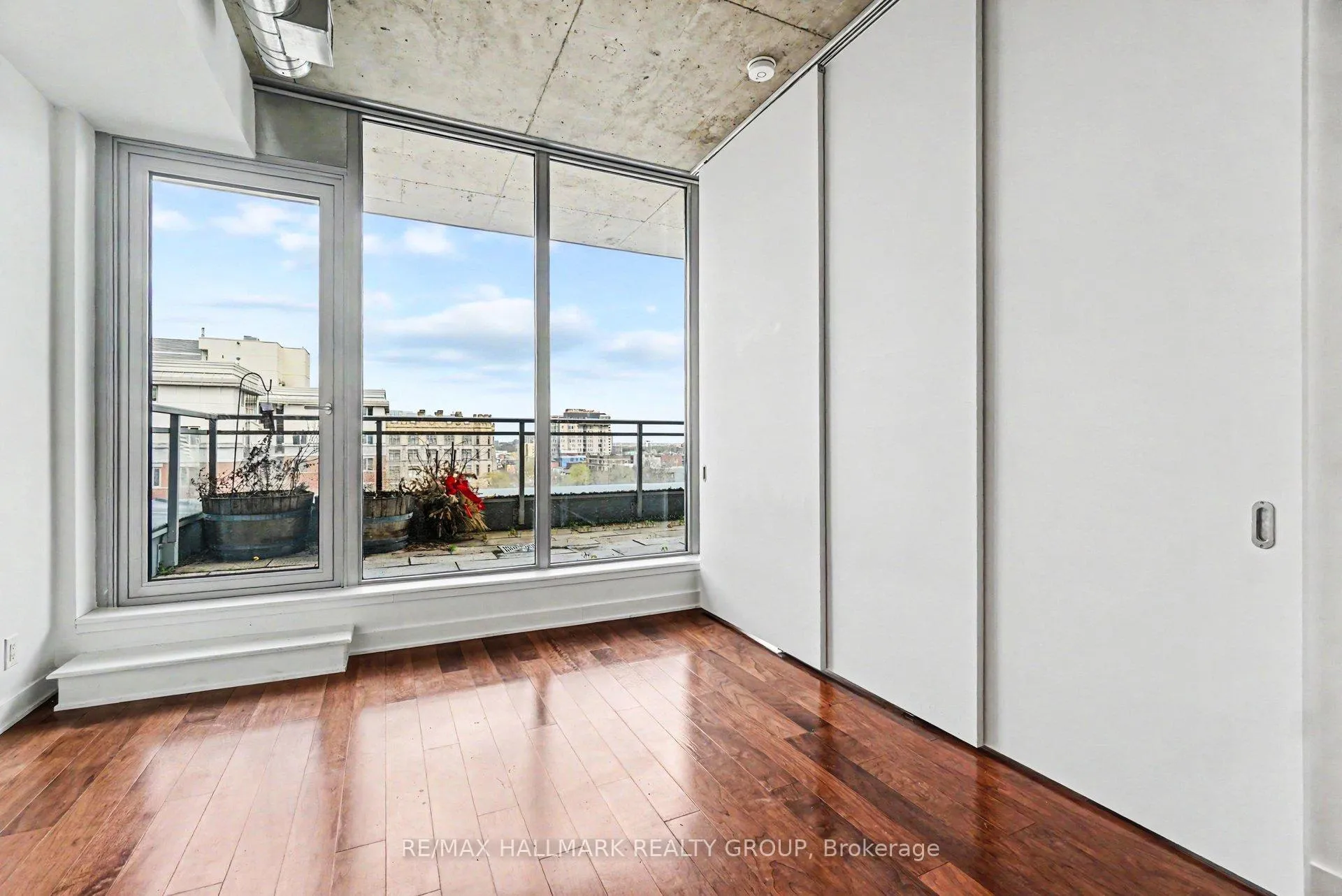 Photo 9 of Unit 842, 340 Mcleod Street, Ottawa, Ottawa Centre — HOMEH