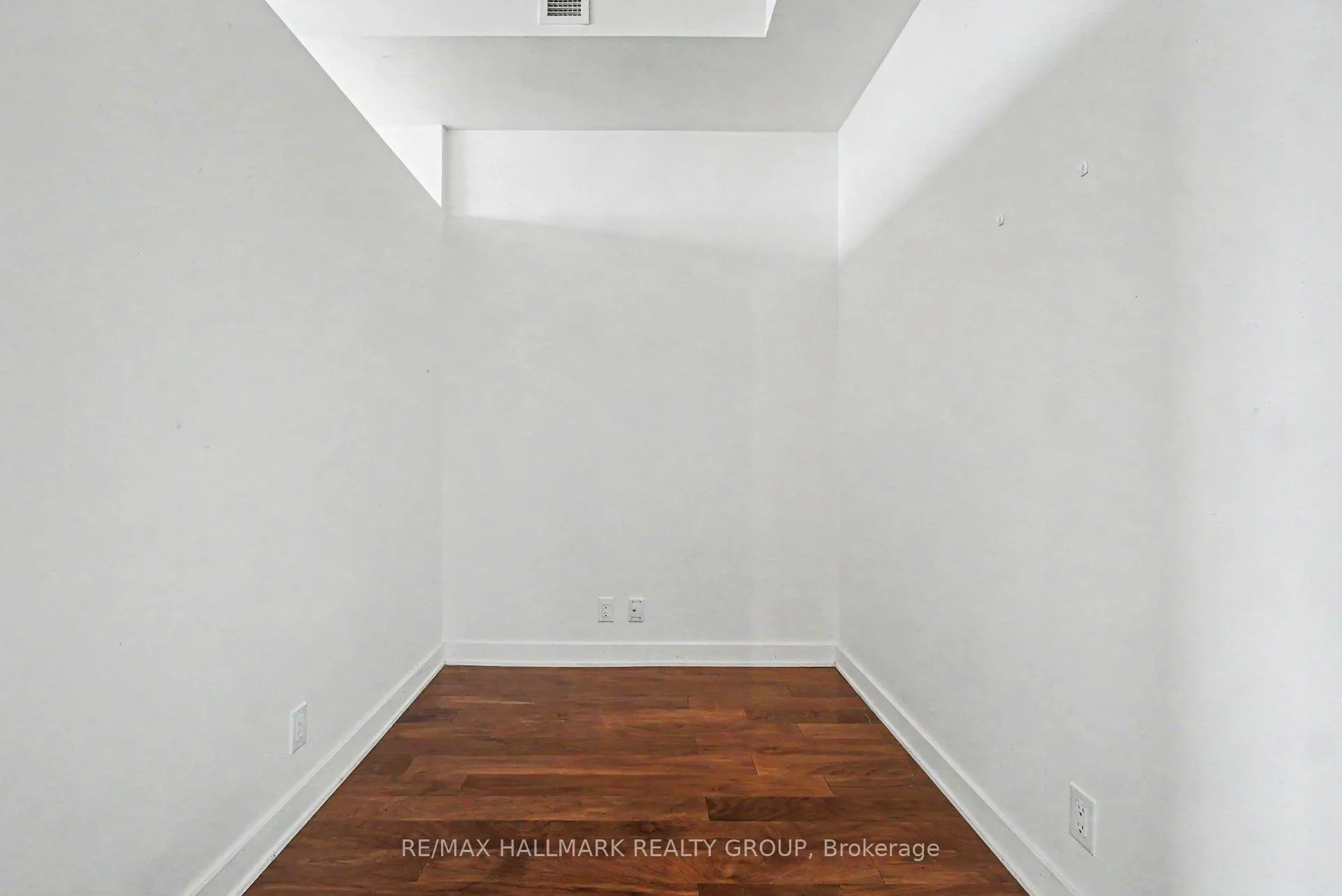 Photo 10 of Unit 842, 340 Mcleod Street, Ottawa, Ottawa Centre — HOMEH