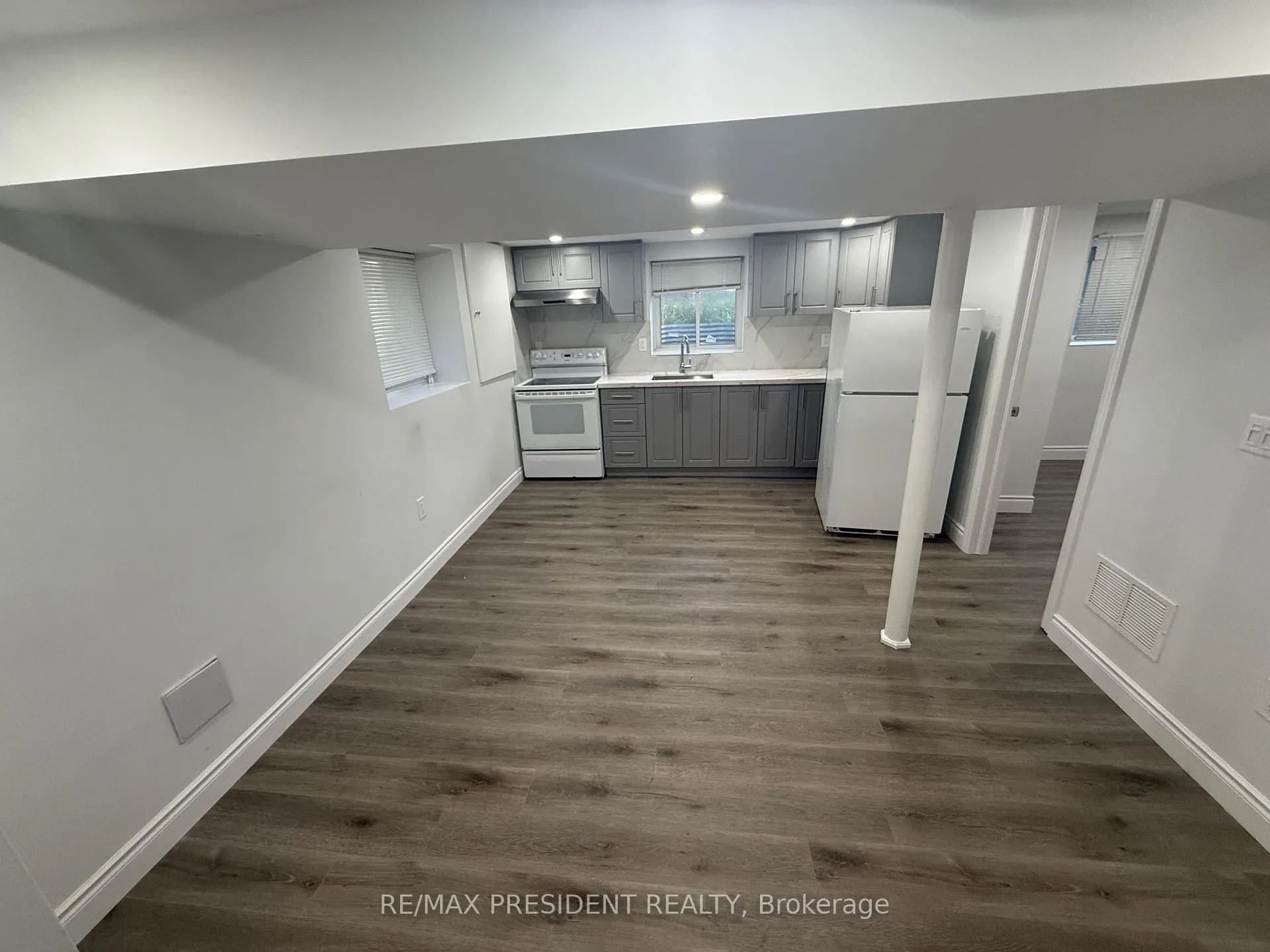 Front of Unit LOWER, 45 Elmvale Crescent