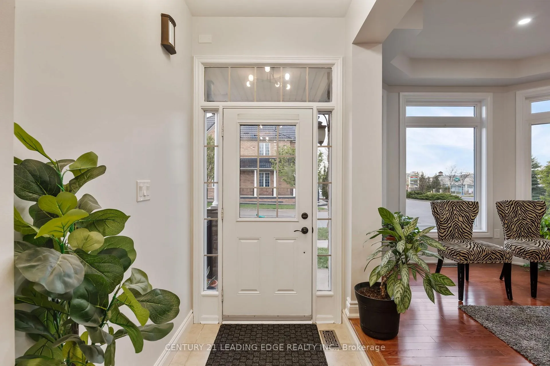 Photo 3 of 114 Stonechurch Crescent, Markham, Box Grove — HOMEH