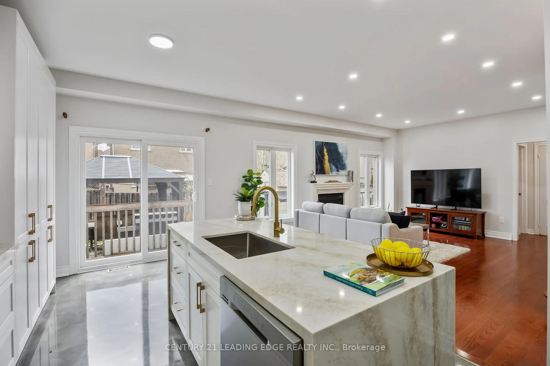 Photo 19 of 114 Stonechurch Crescent, Markham, Box Grove — HOMEH