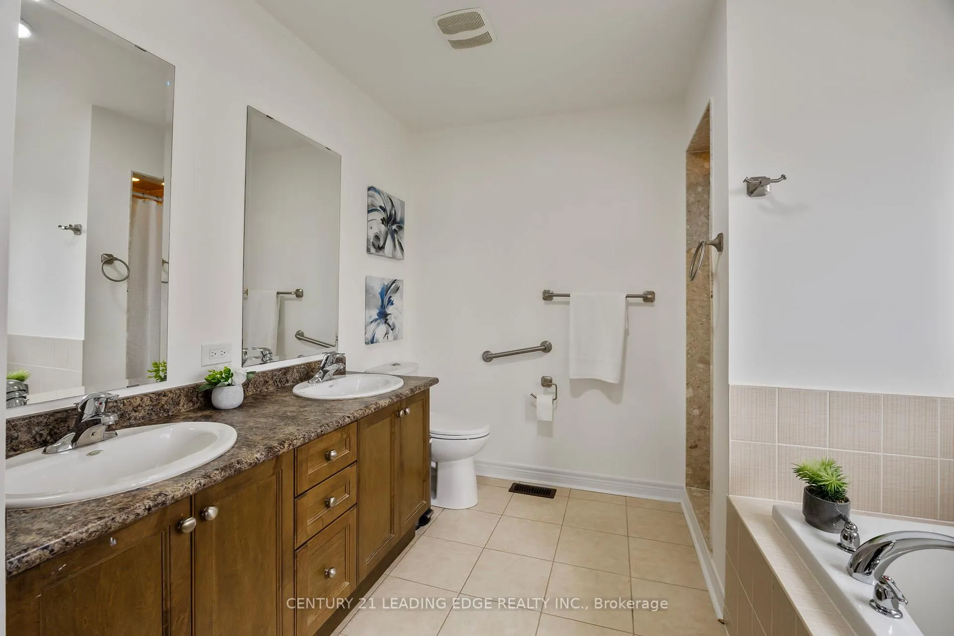 Photo 31 of 114 Stonechurch Crescent, Markham, Box Grove — HOMEH