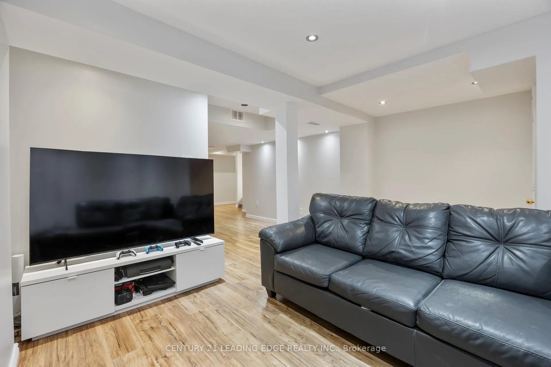 Photo 41 of 114 Stonechurch Crescent, Markham, Box Grove — HOMEH