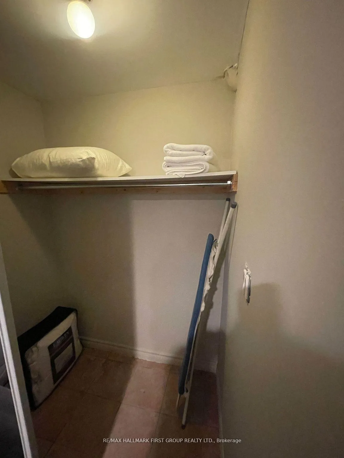 Photo 6 of 1604 Middleton Street, Pickering, Brock Ridge — HOMEH