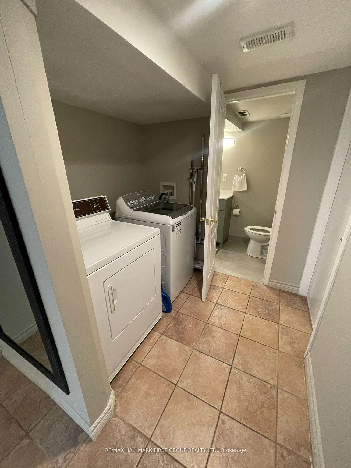 Photo 7 of 1604 Middleton Street, Pickering, Brock Ridge — HOMEH