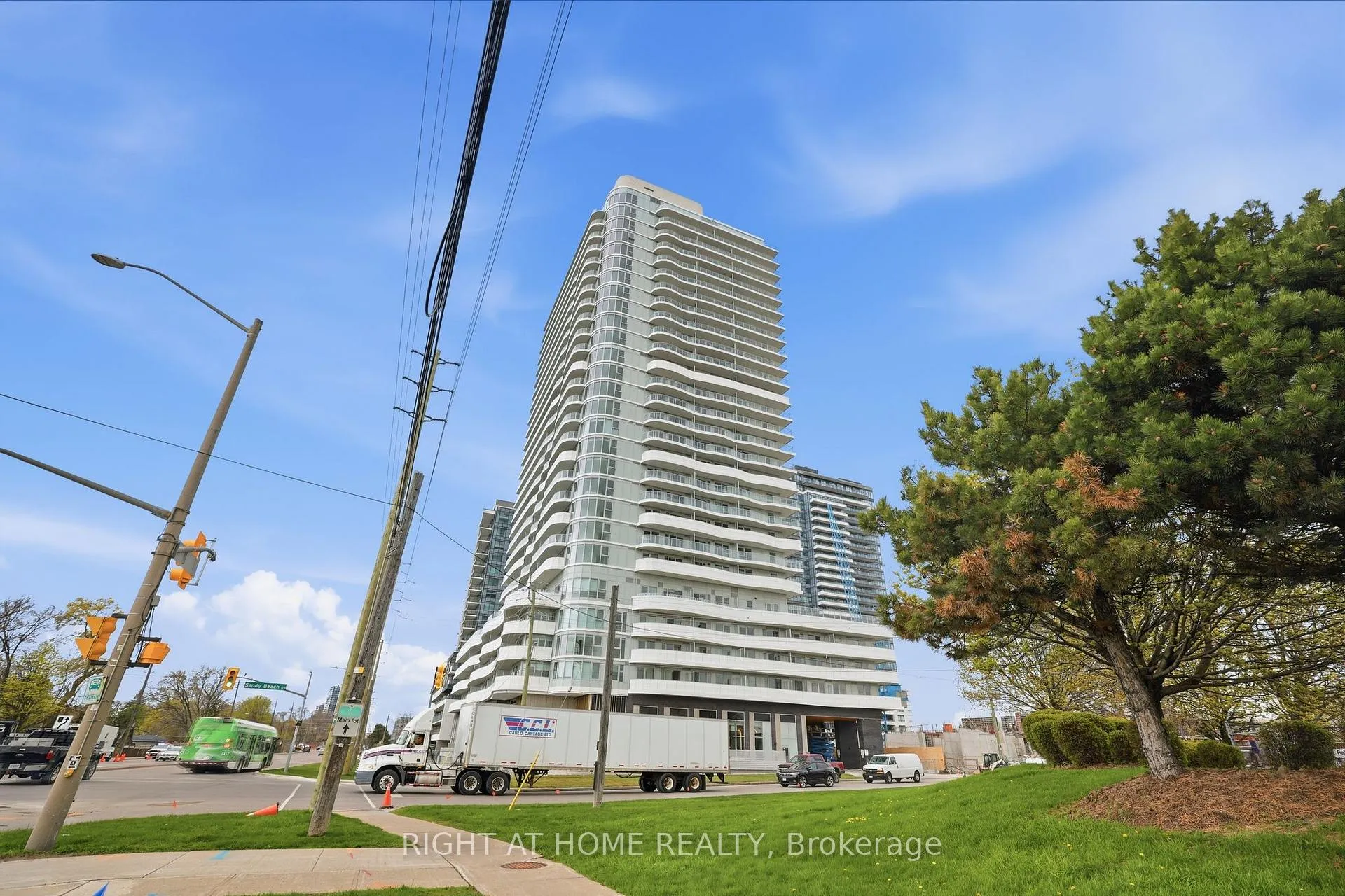 Photo 2 of Unit 504, 1010 sandy beach Road, Pickering, Bay Ridges — HOMEH