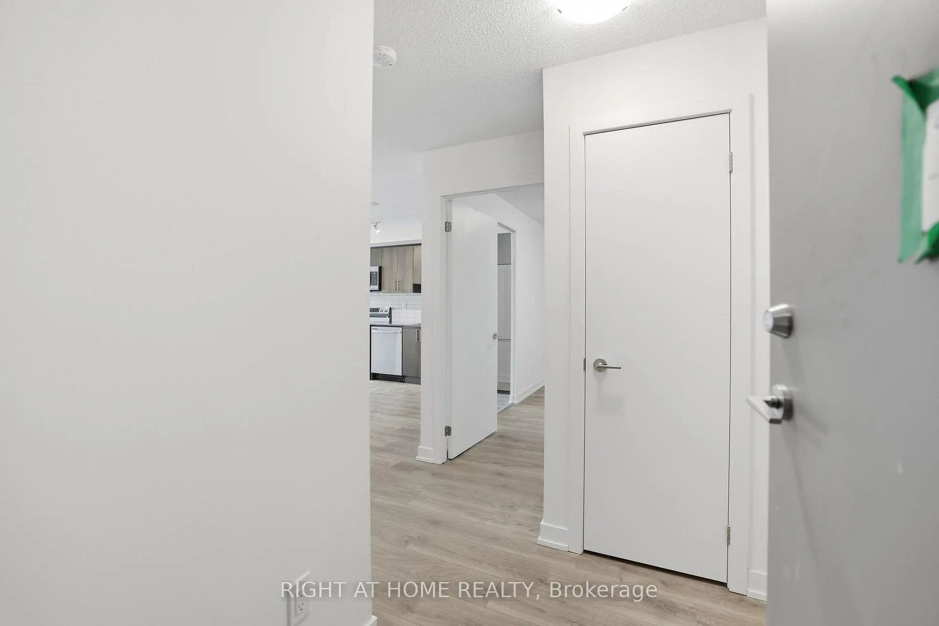 Photo 4 of Unit 504, 1010 sandy beach Road, Pickering, Bay Ridges — HOMEH