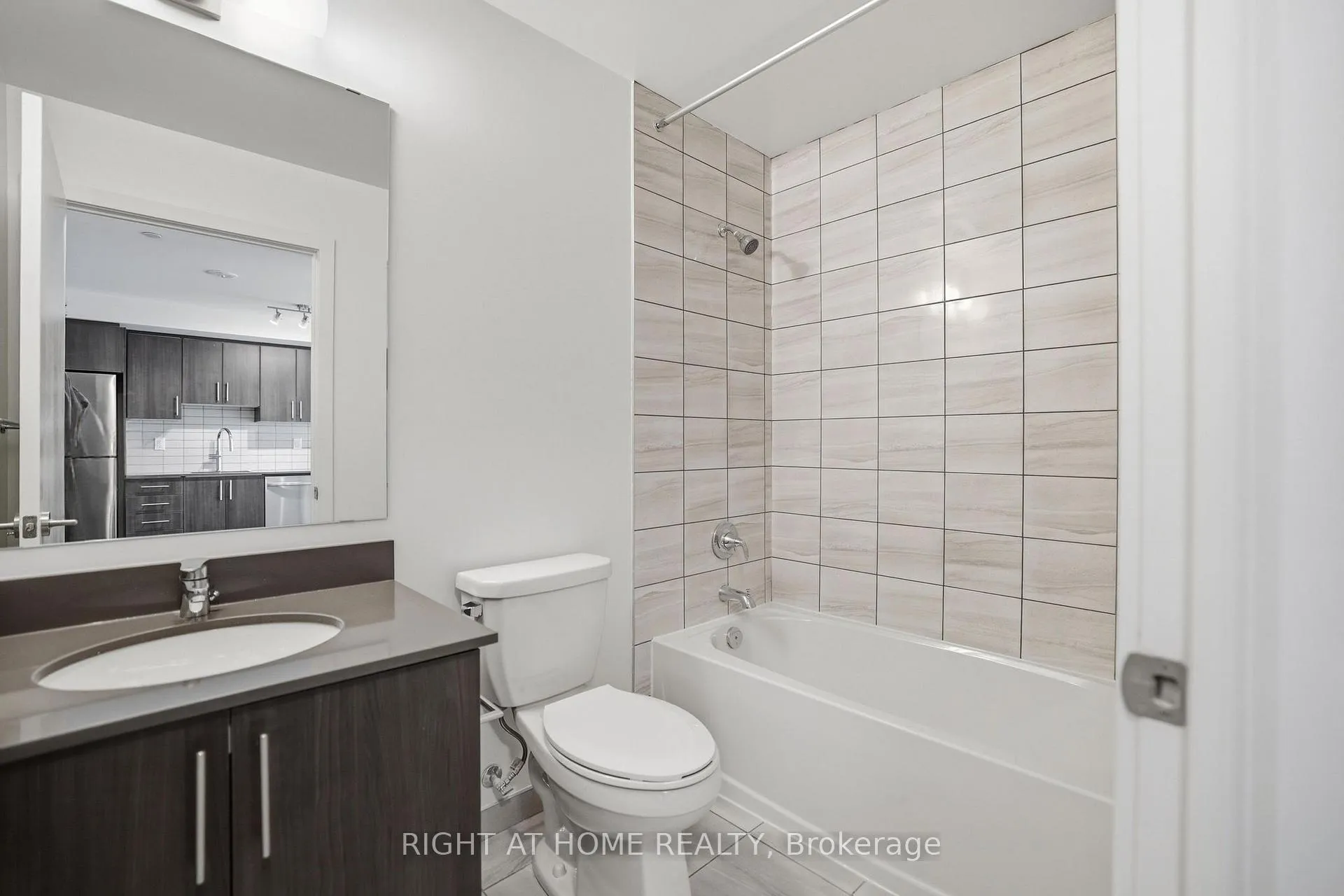 Photo 8 of Unit 504, 1010 sandy beach Road, Pickering, Bay Ridges — HOMEH