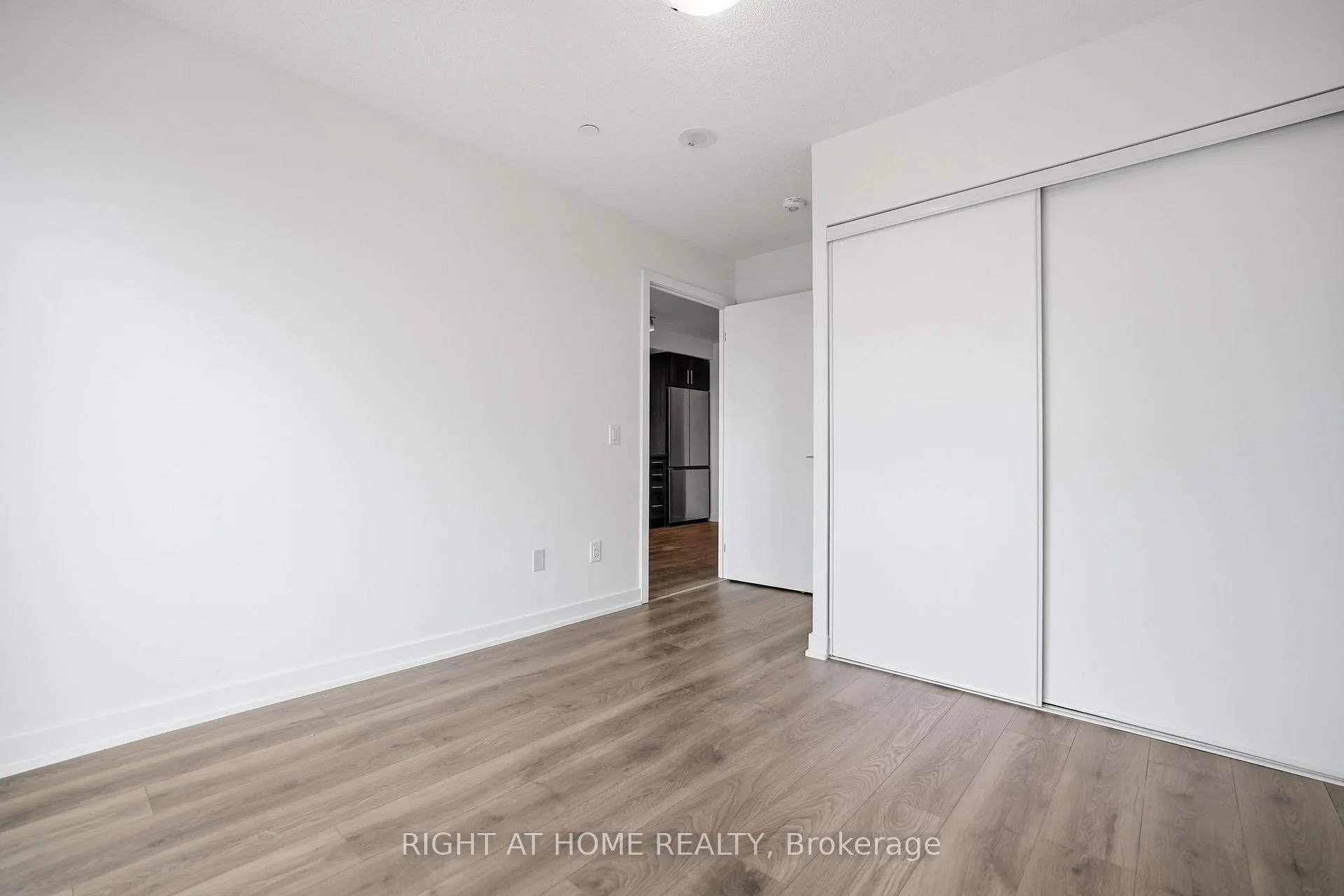 Photo 13 of Unit 504, 1010 sandy beach Road, Pickering, Bay Ridges — HOMEH