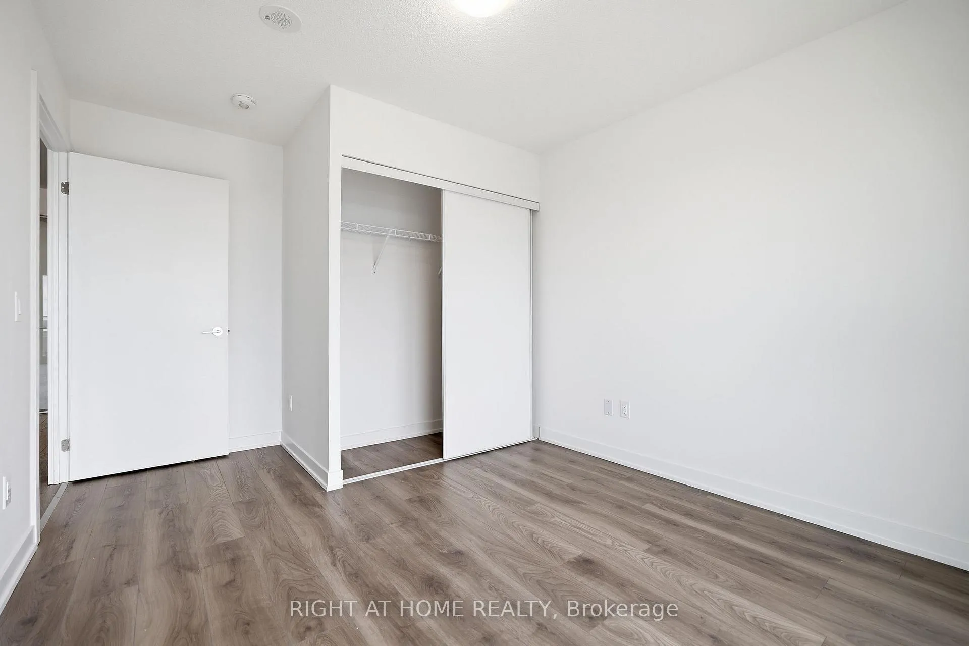 Photo 15 of Unit 504, 1010 sandy beach Road, Pickering, Bay Ridges — HOMEH