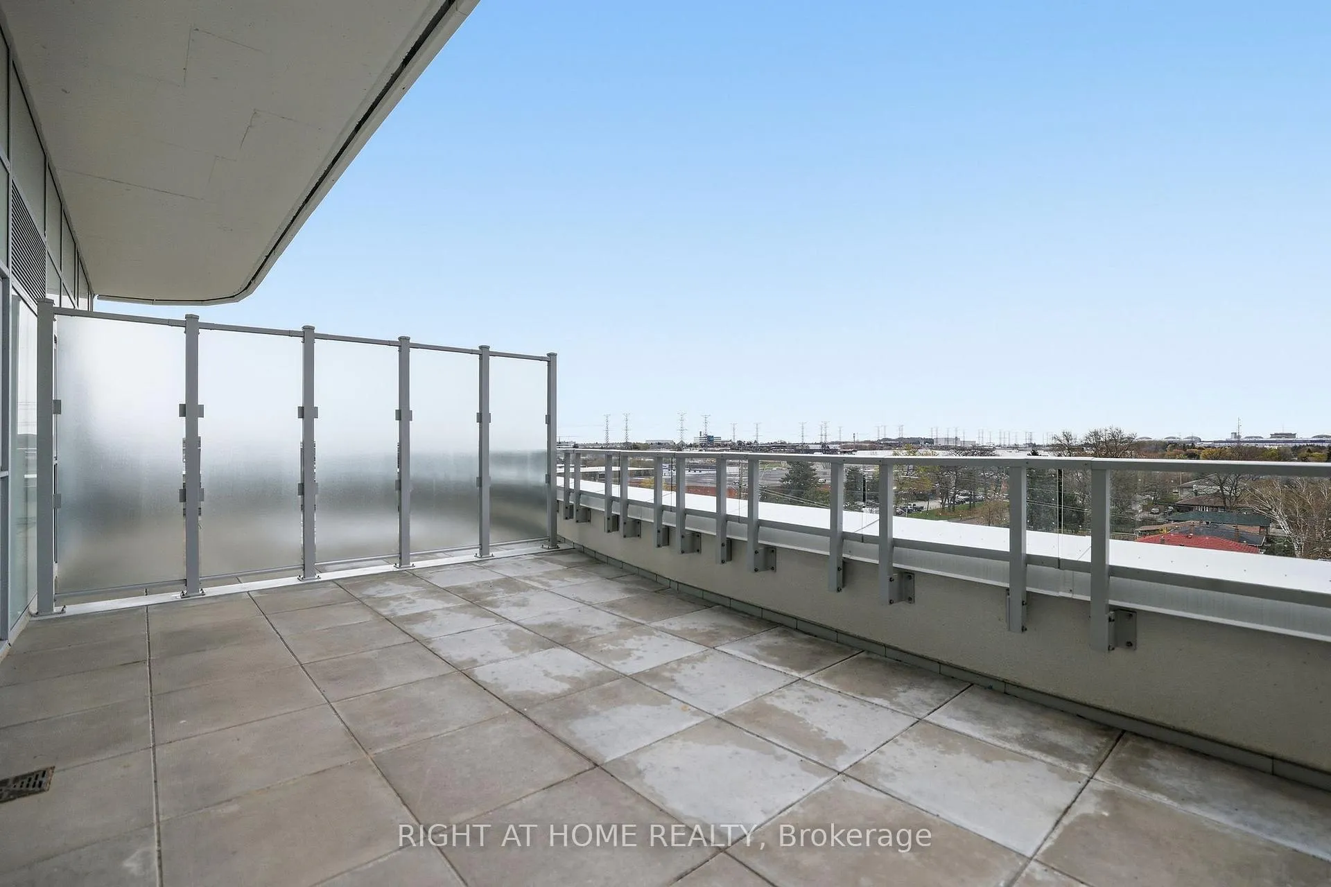 Photo 17 of Unit 504, 1010 sandy beach Road, Pickering, Bay Ridges — HOMEH