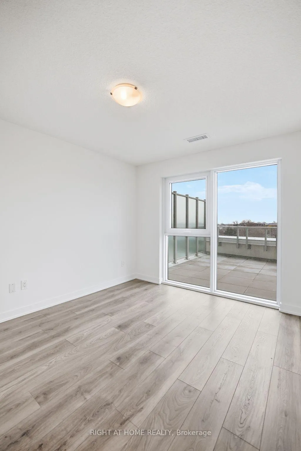 Photo 20 of Unit 504, 1010 sandy beach Road, Pickering, Bay Ridges — HOMEH