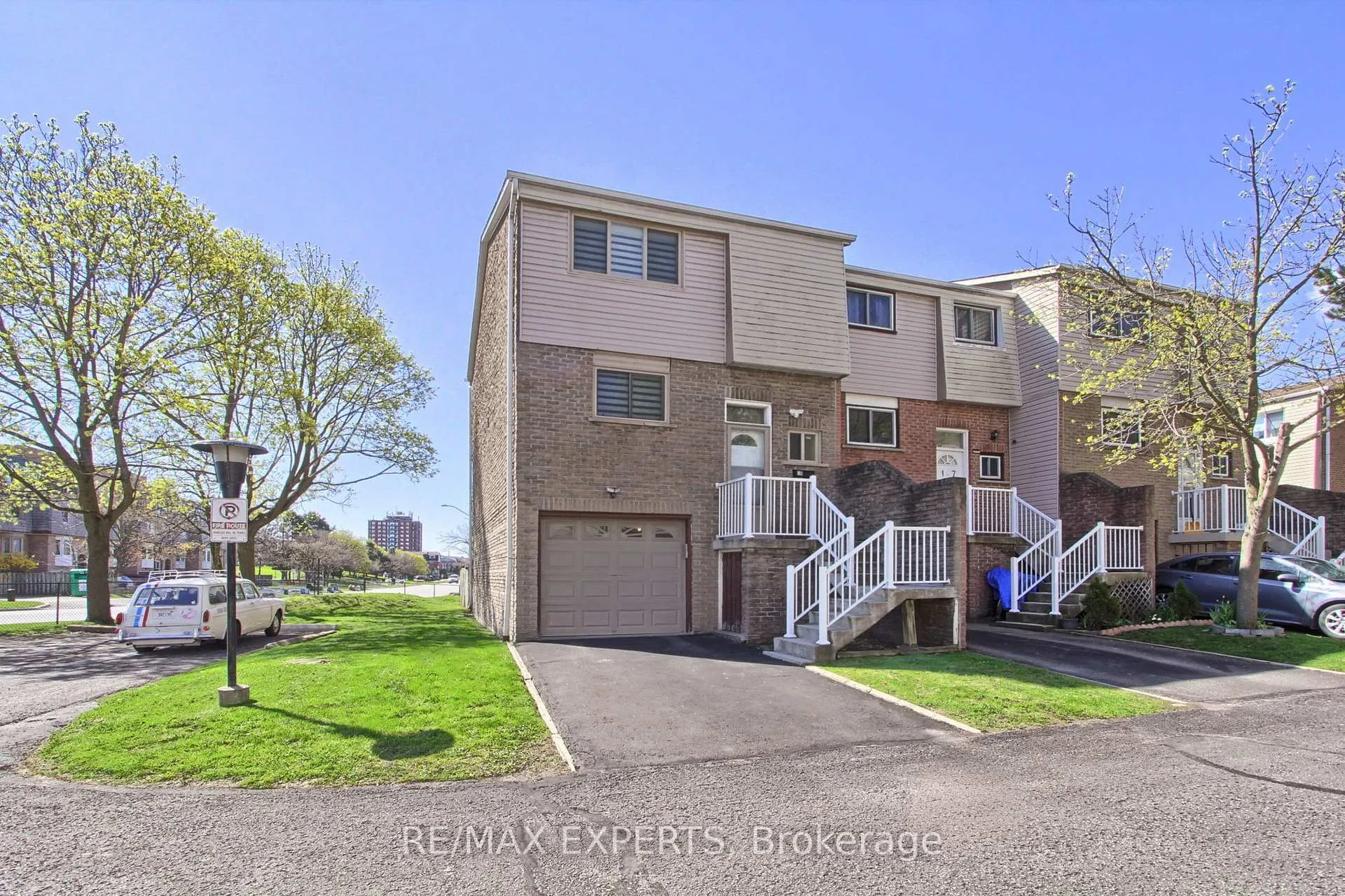 Photo 4 of Unit 16, 1655 Geta Circle, Pickering, Village East — HOMEH