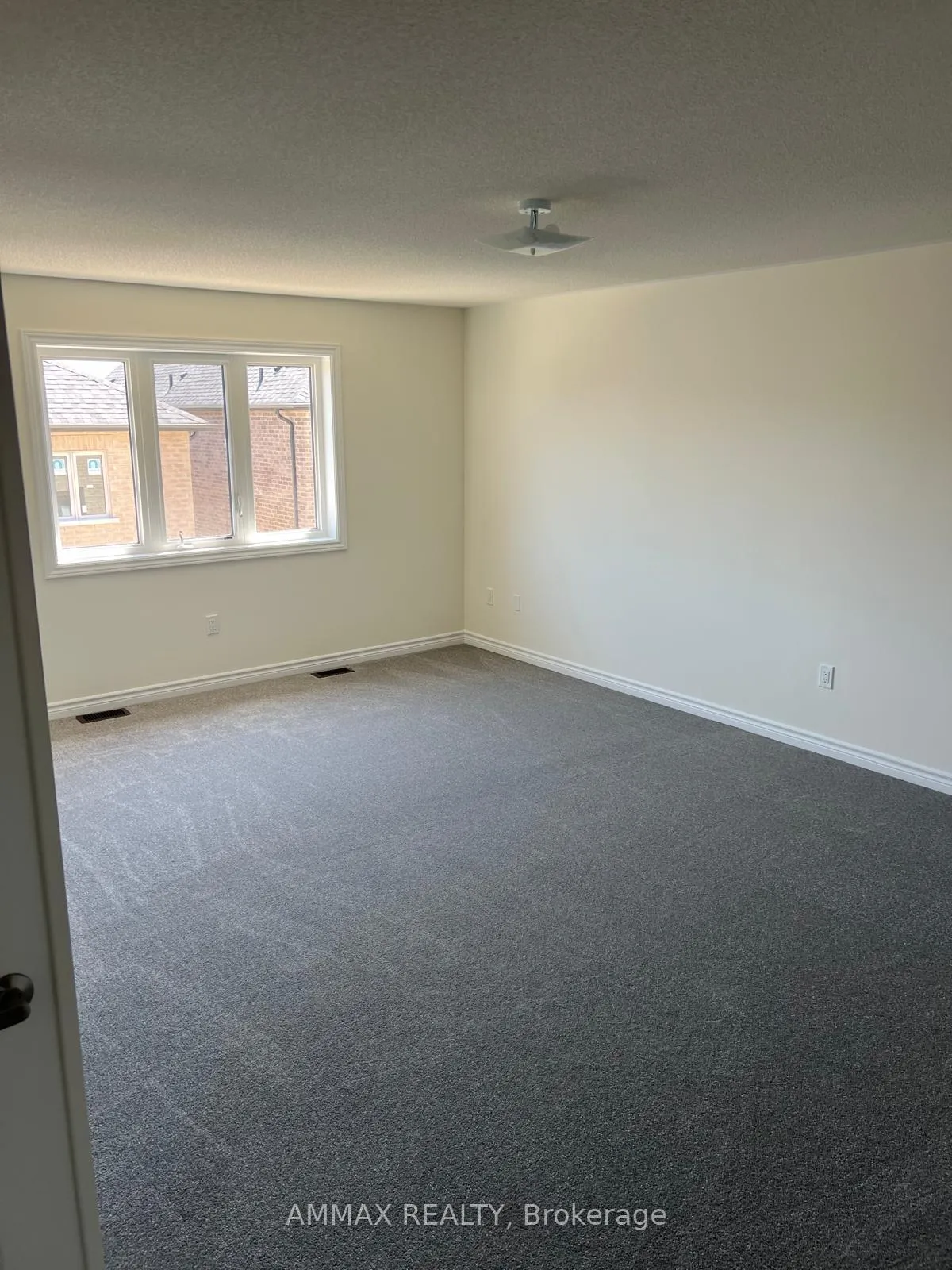 Photo 13 of 2990 zenith Parkway, Pickering, Rural Pickering — HOMEH