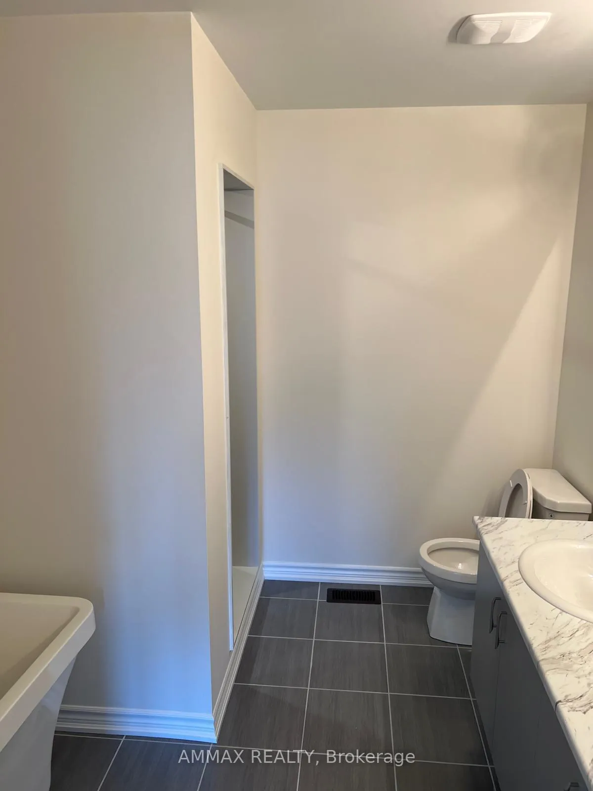 Photo 16 of 2990 zenith Parkway, Pickering, Rural Pickering — HOMEH