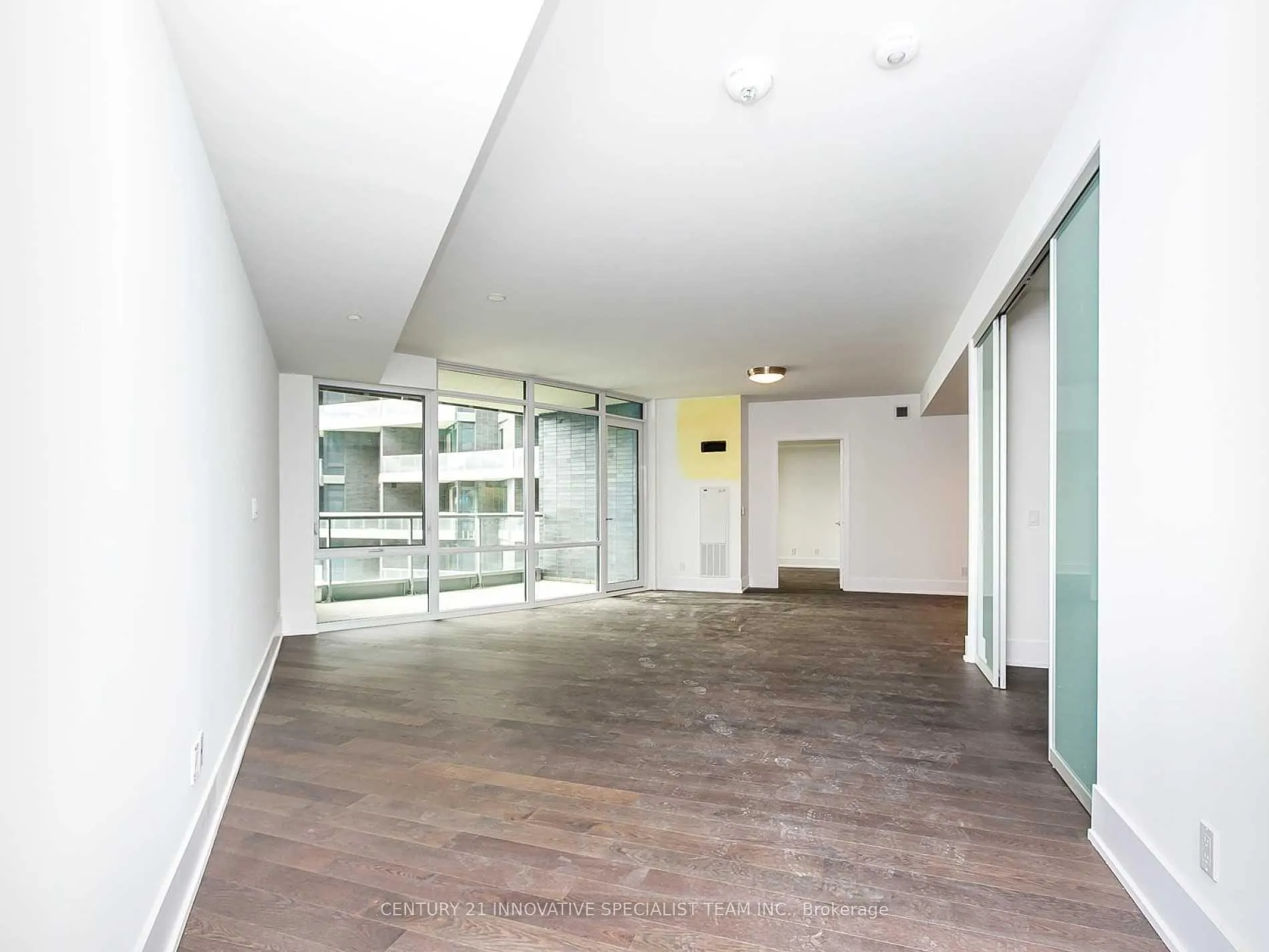 Photo 4 of Unit 410, 1 Edgewater Drive, Toronto, Waterfront Communities — HOMEH