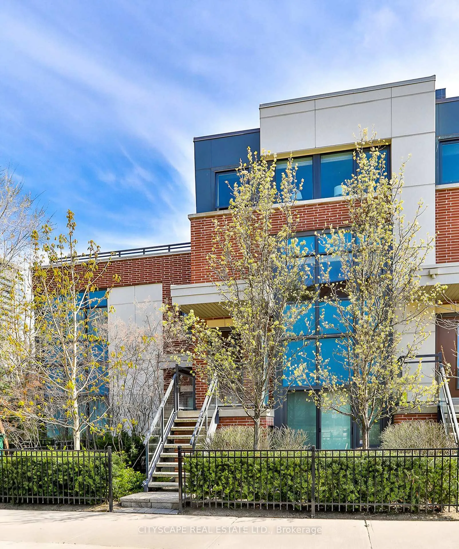 Photo 2 of 35 Oak Street, Toronto, Regent Park — HOMEH