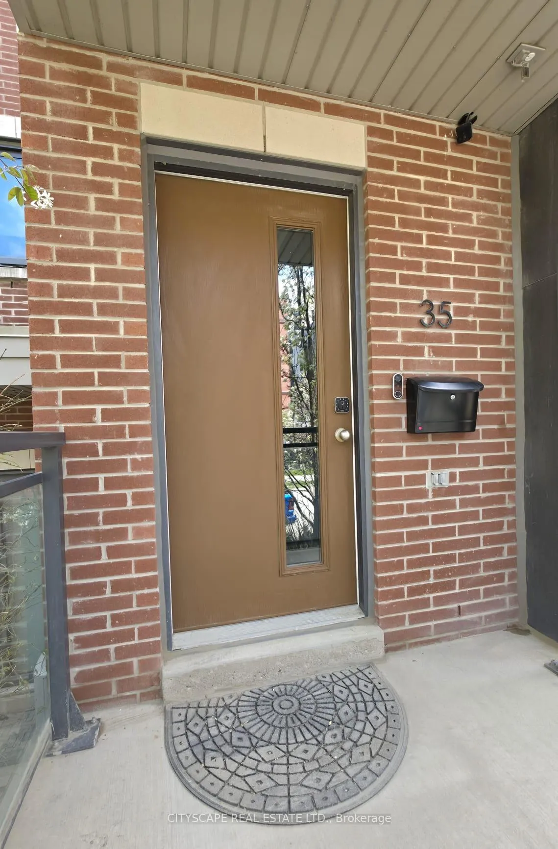 Photo 6 of 35 Oak Street, Toronto, Regent Park — HOMEH