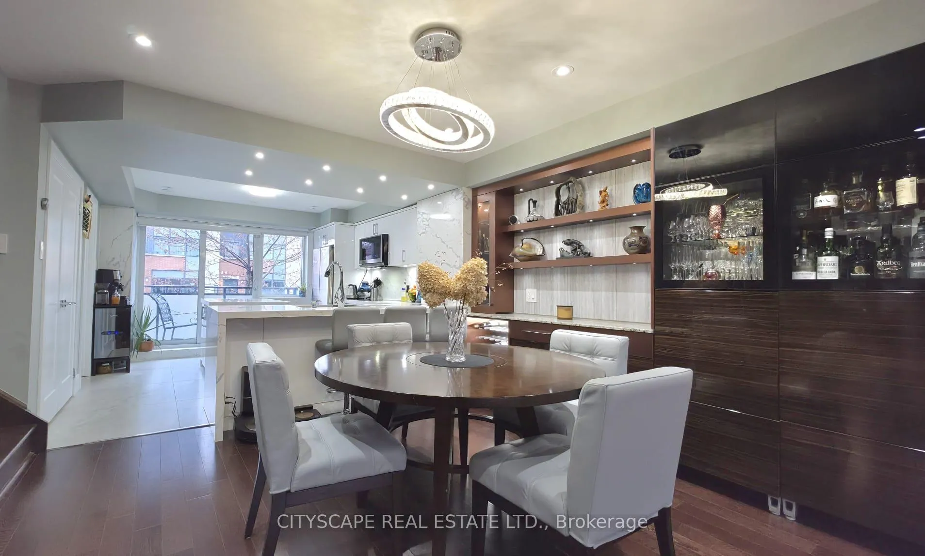 Photo 13 of 35 Oak Street, Toronto, Regent Park — HOMEH