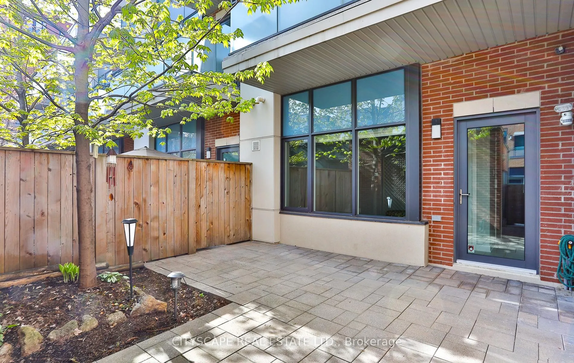 Photo 18 of 35 Oak Street, Toronto, Regent Park — HOMEH