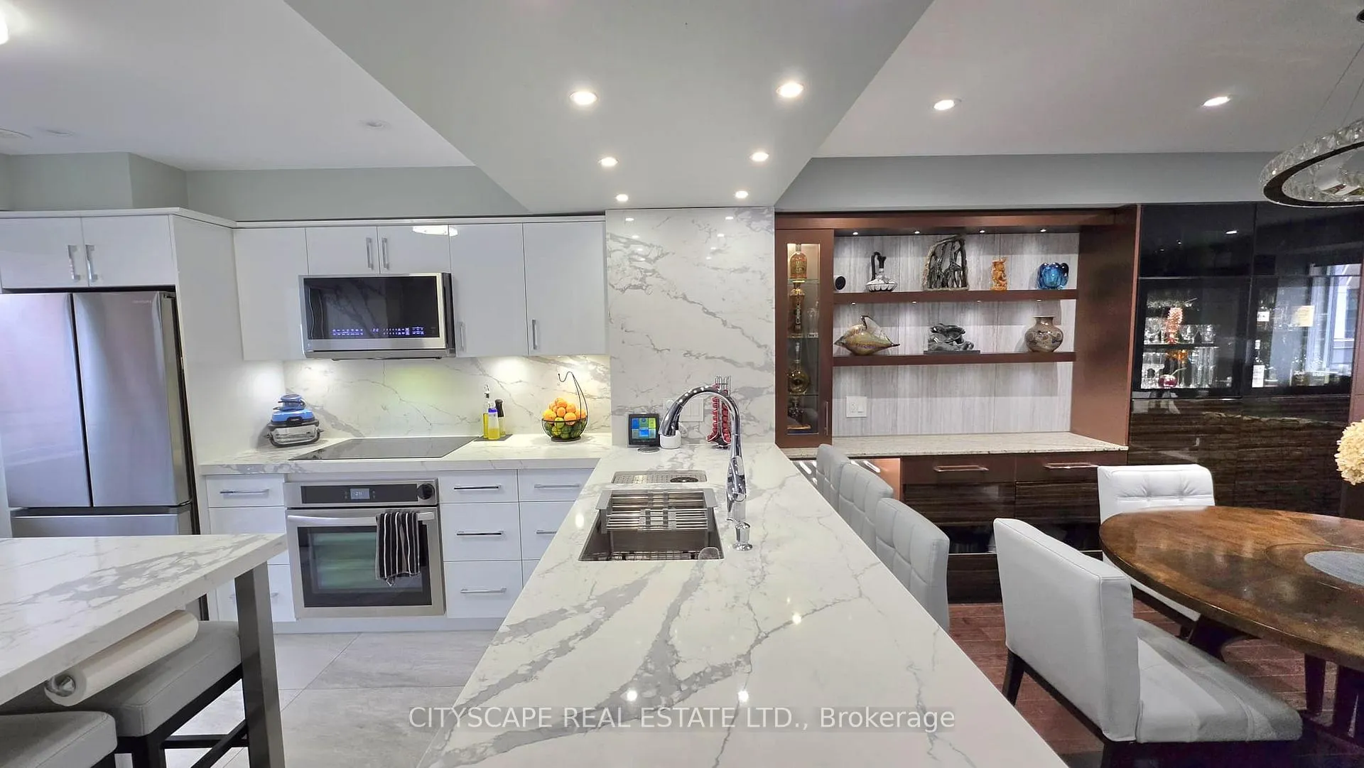 Photo 21 of 35 Oak Street, Toronto, Regent Park — HOMEH
