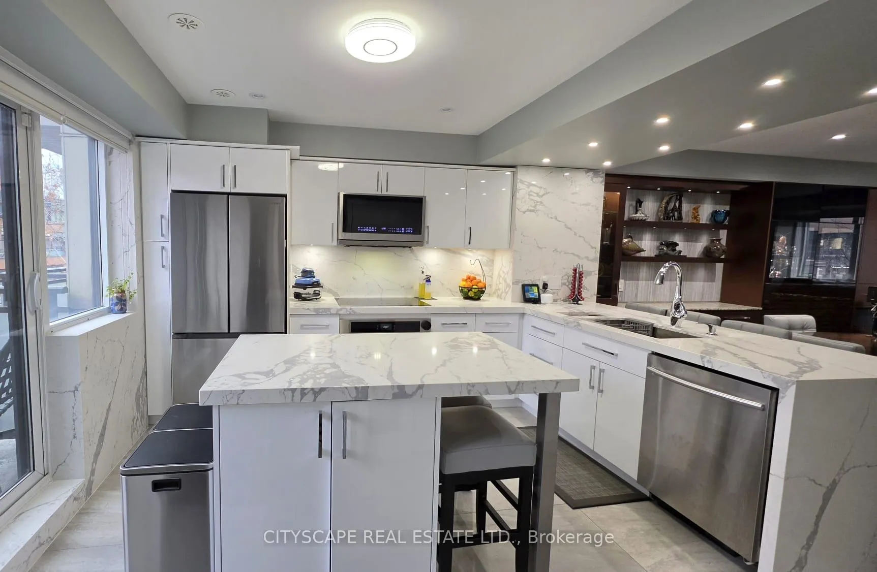 Photo 23 of 35 Oak Street, Toronto, Regent Park — HOMEH