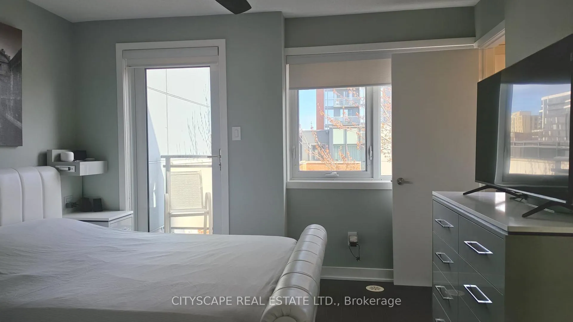 Photo 32 of 35 Oak Street, Toronto, Regent Park — HOMEH