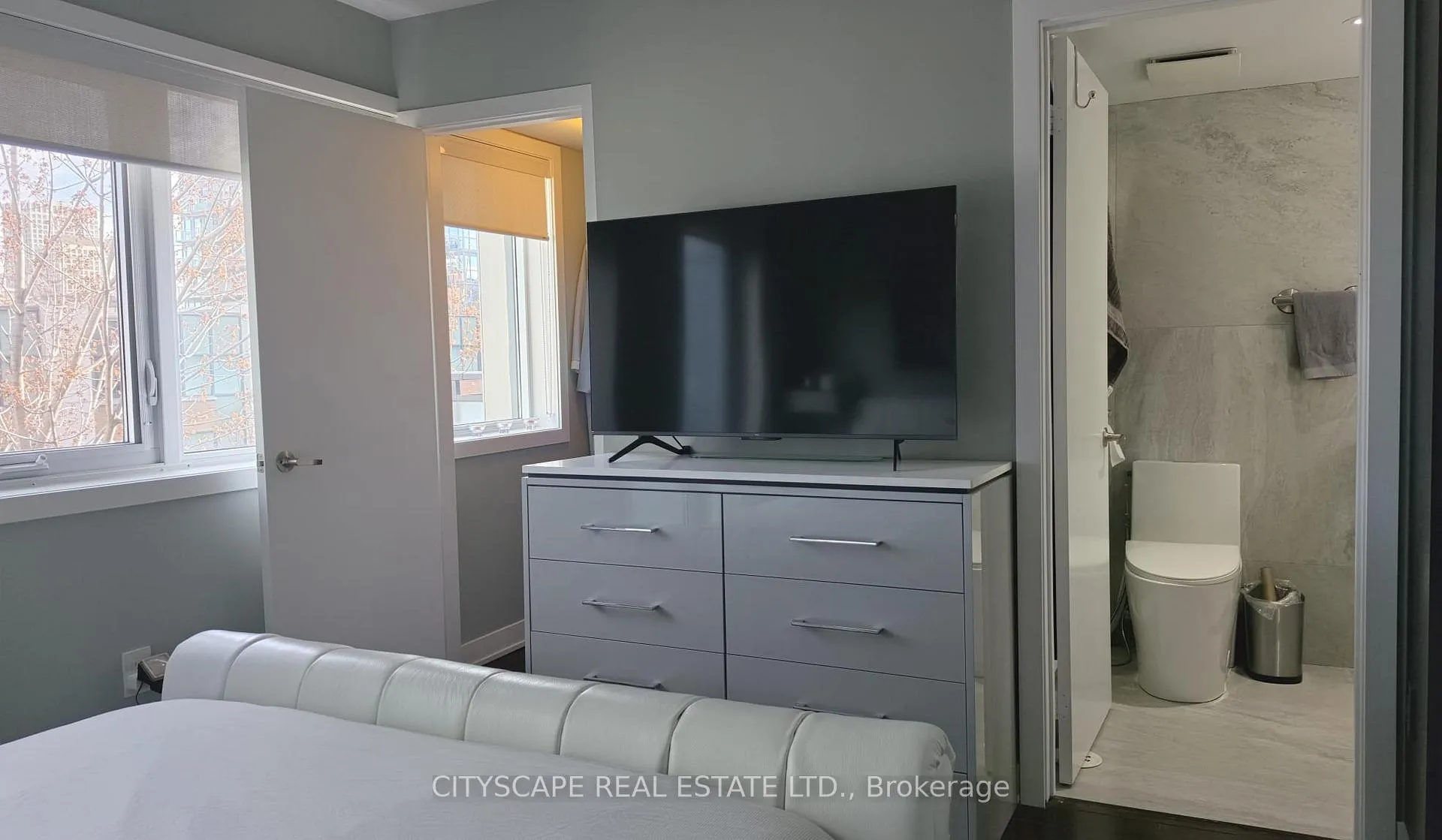 Photo 34 of 35 Oak Street, Toronto, Regent Park — HOMEH