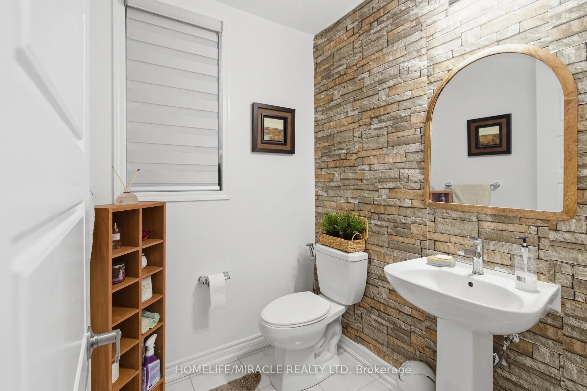 Photo 6 of 793 Whitlock Avenue, Milton, Cobban — HOMEH