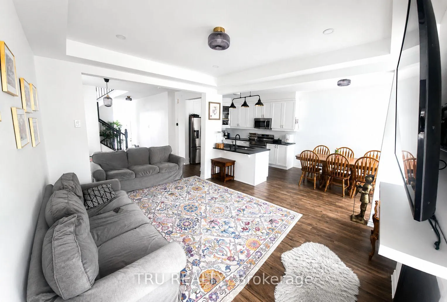 Photo 2 of 711 Derreen Avenue, Ottawa, Stittsville (North) — HOMEH