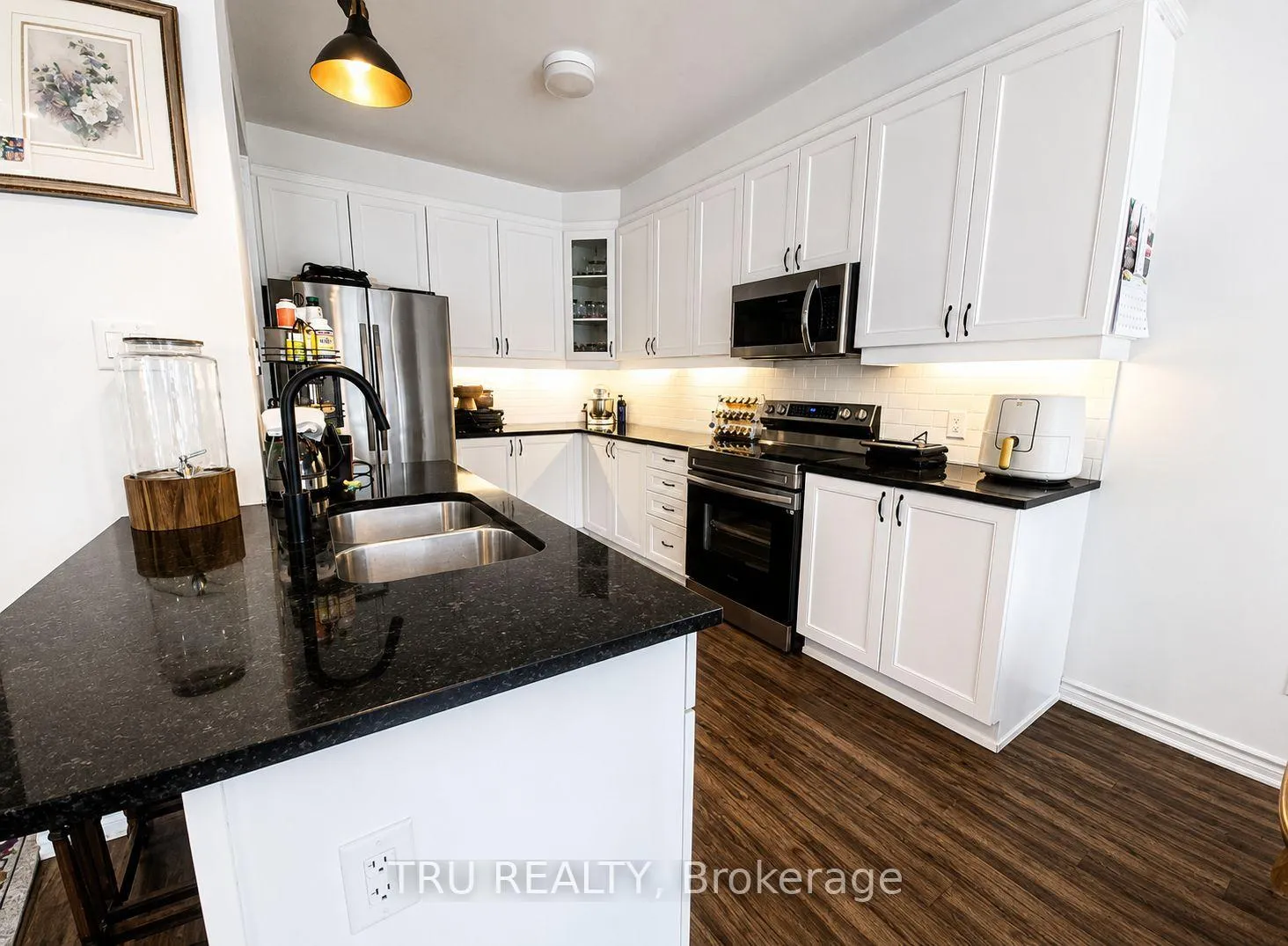 Photo 3 of 711 Derreen Avenue, Ottawa, Stittsville (North) — HOMEH
