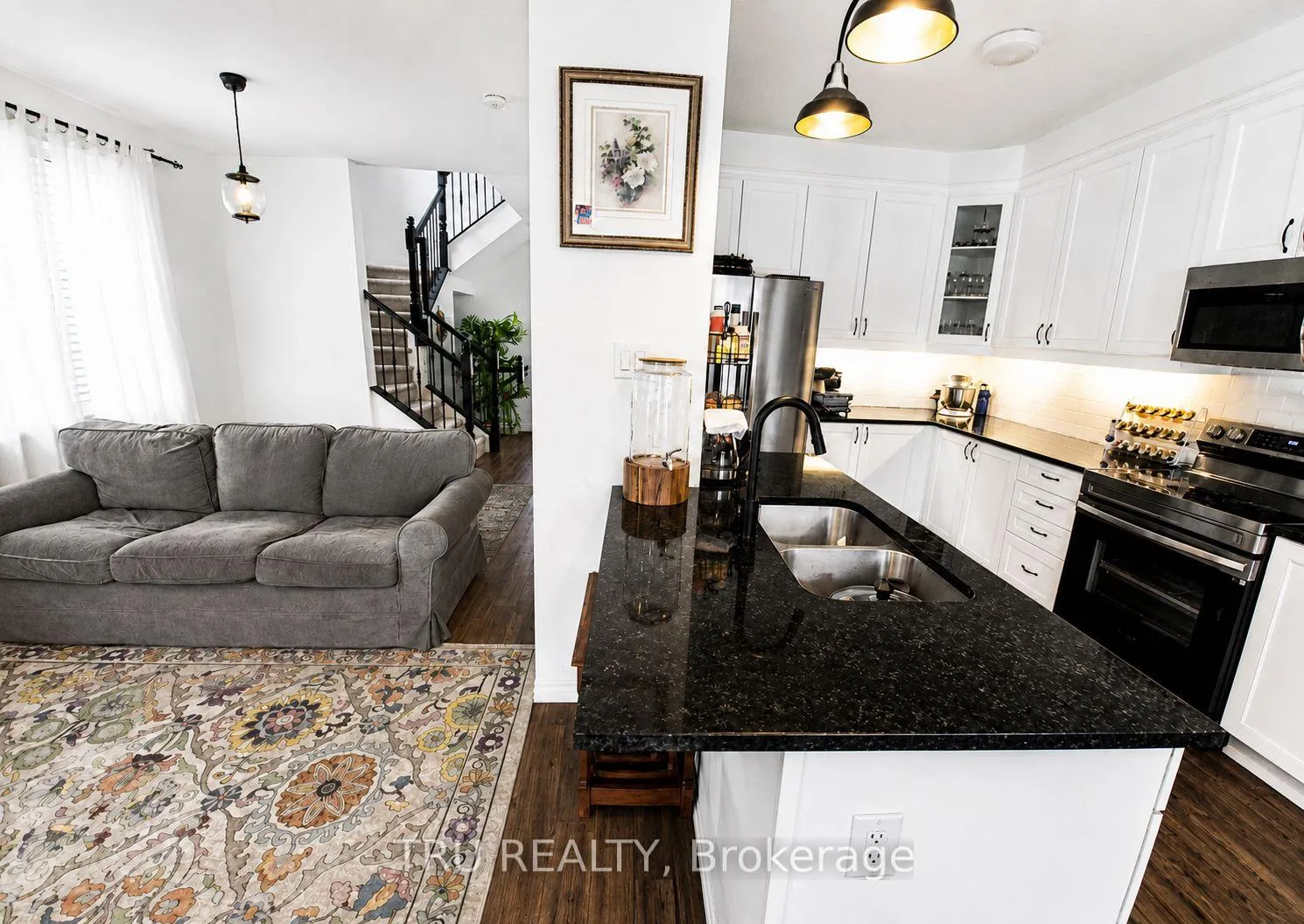 Photo 5 of 711 Derreen Avenue, Ottawa, Stittsville (North) — HOMEH