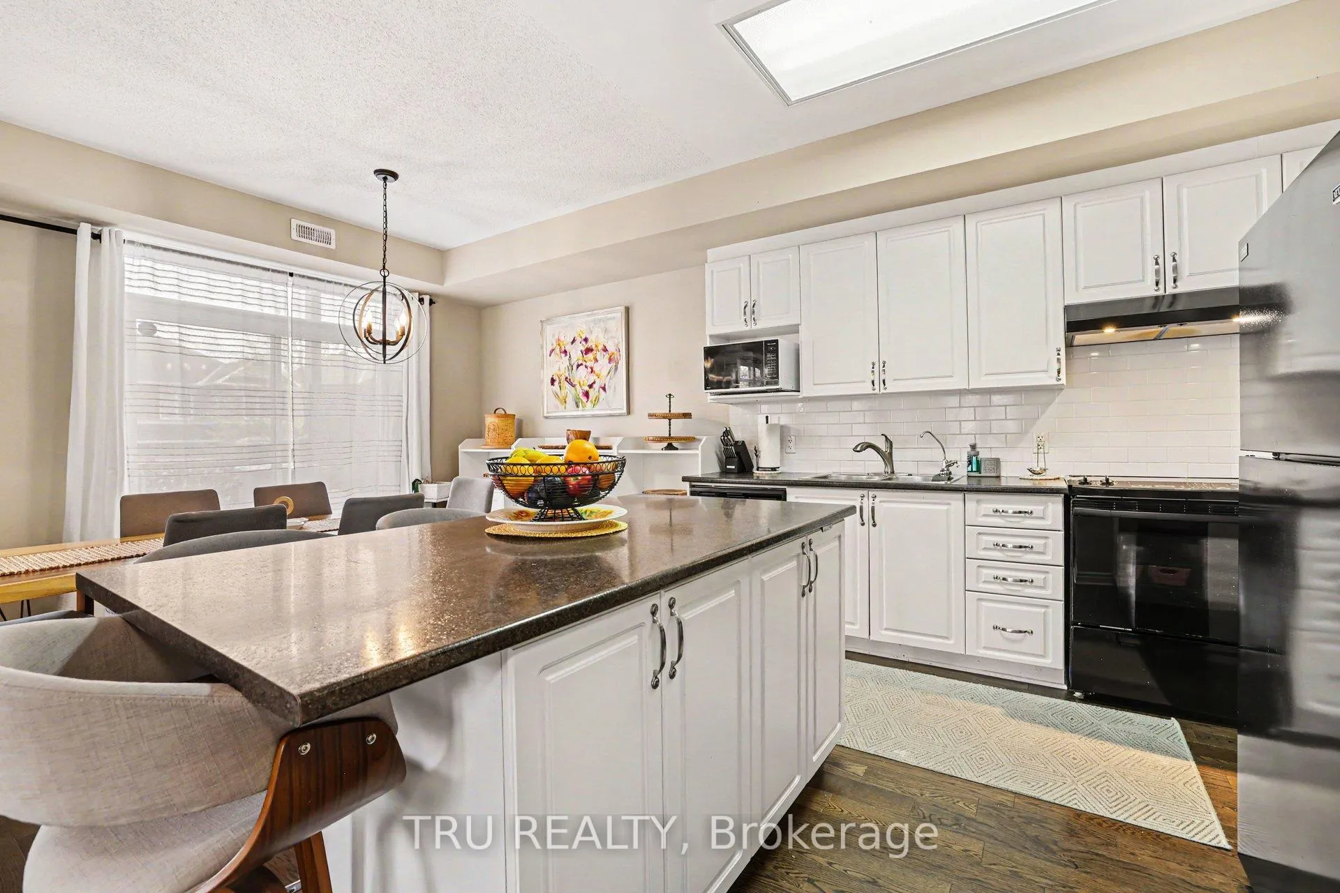 Photo 9 of 36 Tayside Private, Ottawa, Barrhaven - Longfields — HOMEH