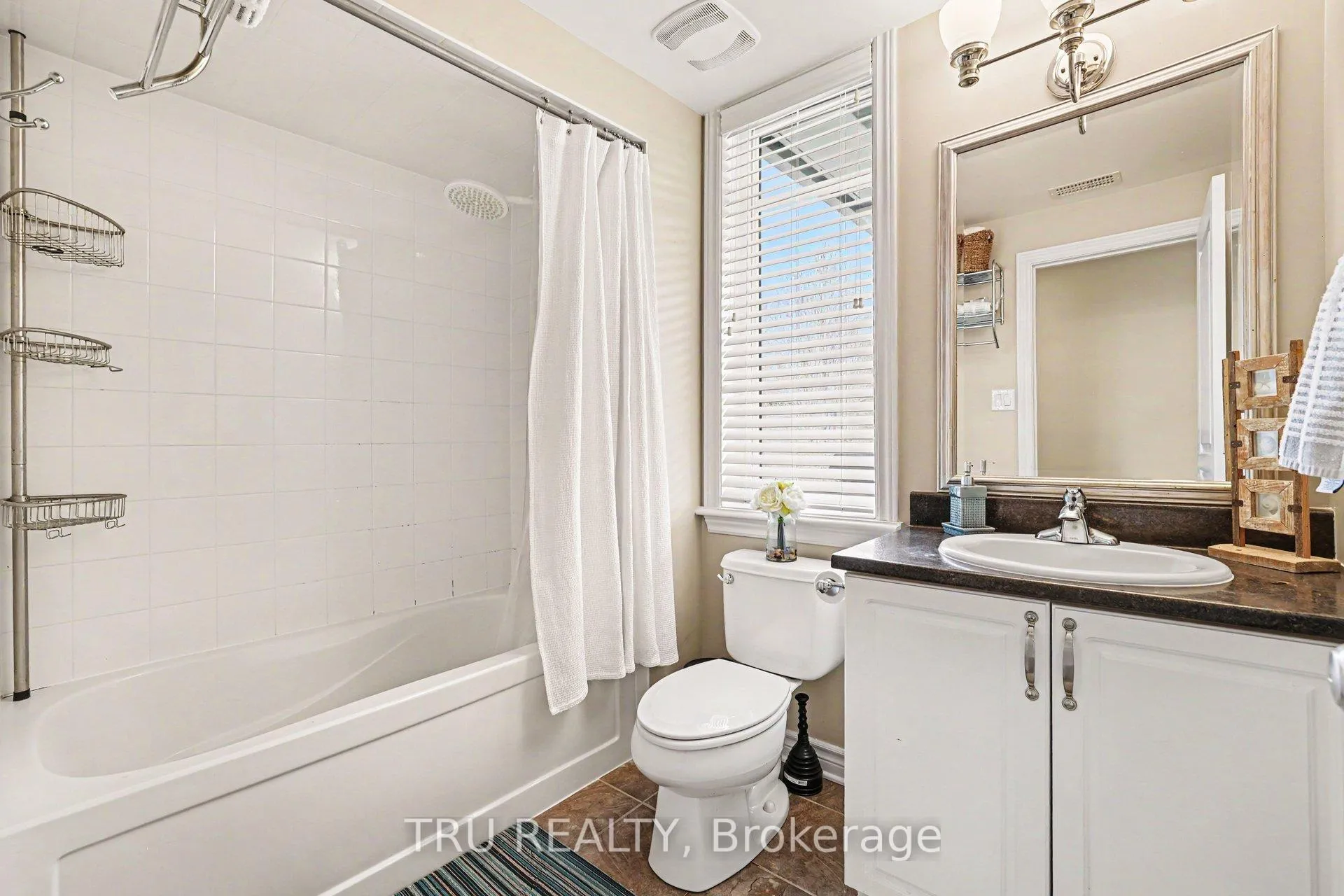Photo 11 of 36 Tayside Private, Ottawa, Barrhaven - Longfields — HOMEH