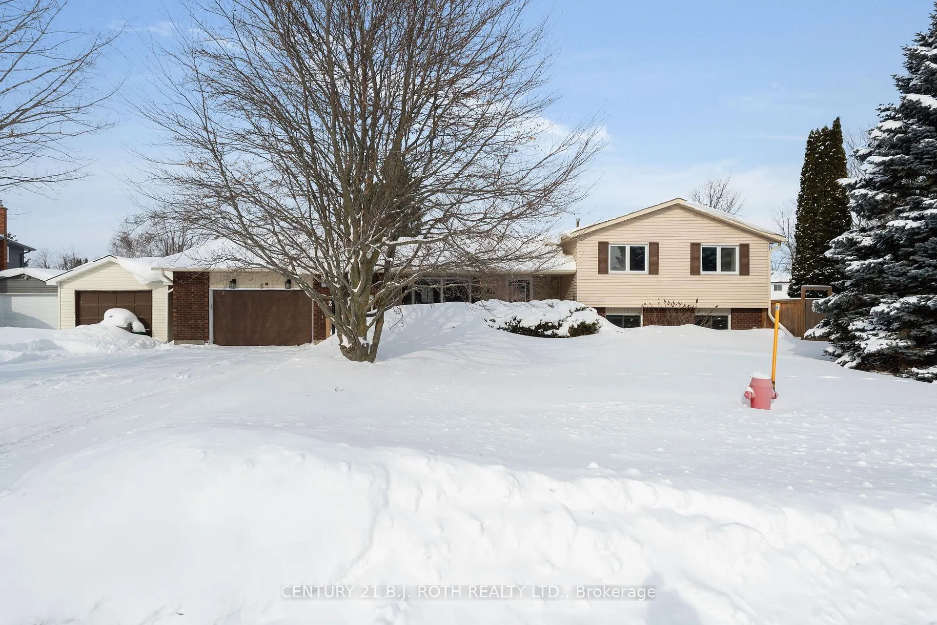Photo 4 of 218 Parkside Crescent, Innisfil, Stroud — HOMEH