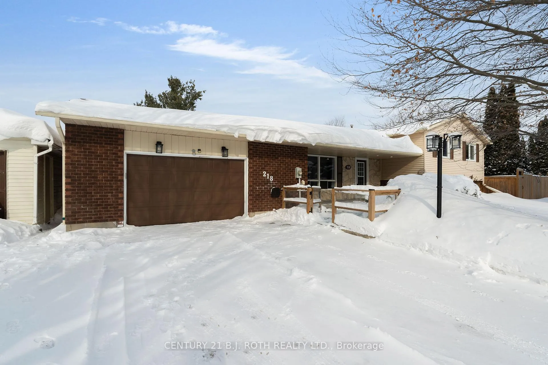 Photo 5 of 218 Parkside Crescent, Innisfil, Stroud — HOMEH