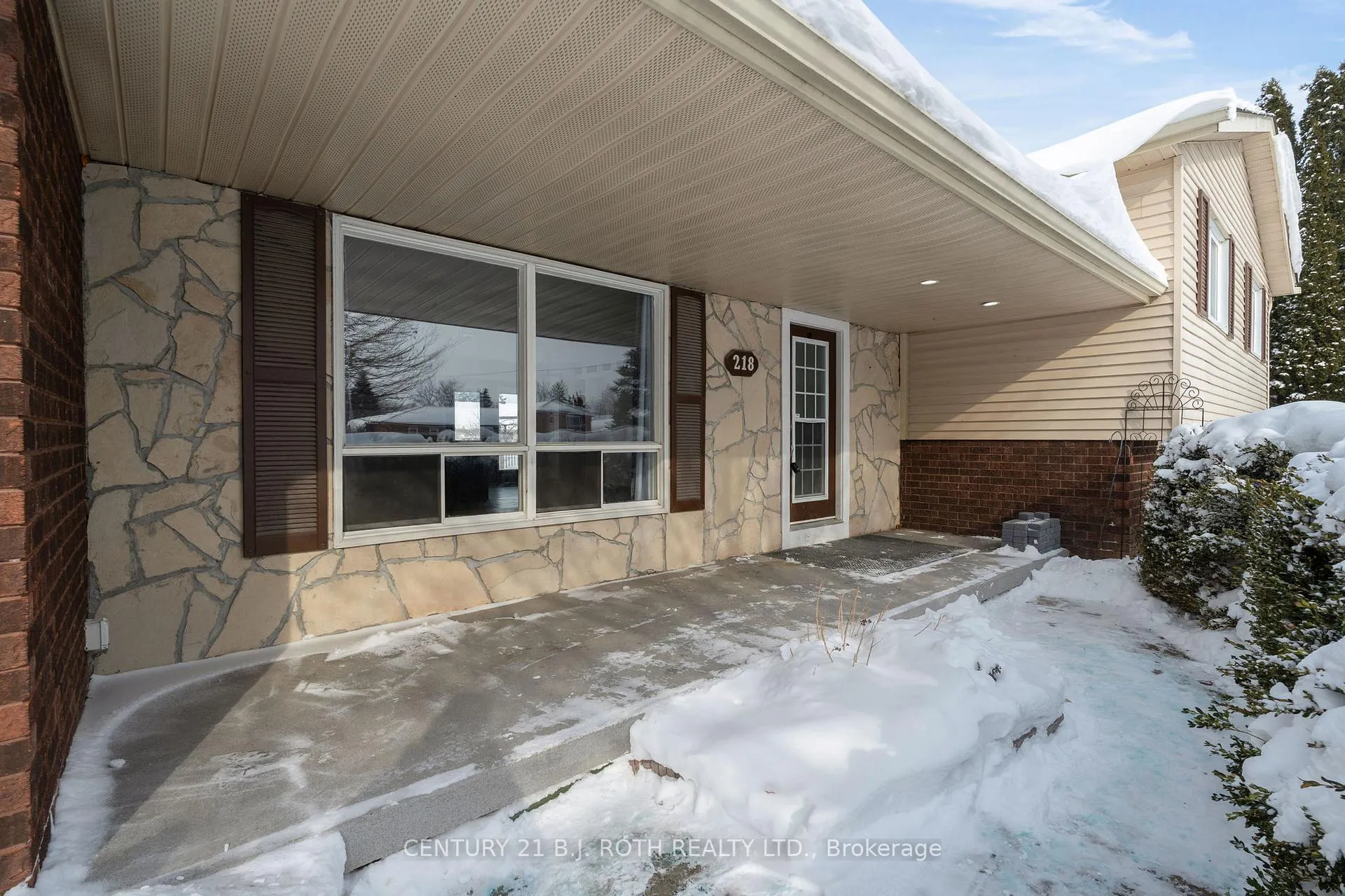 Photo 7 of 218 Parkside Crescent, Innisfil, Stroud — HOMEH