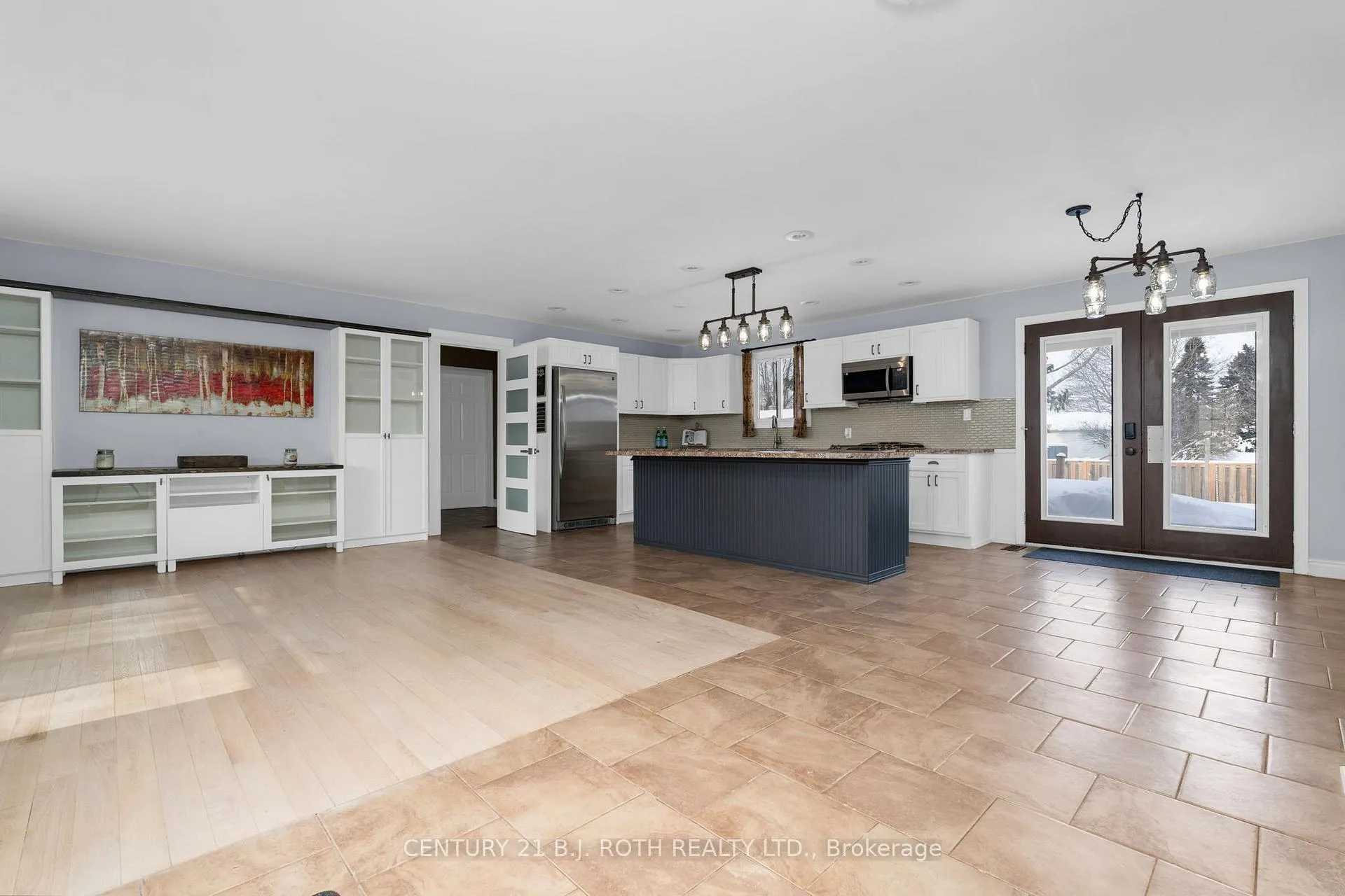 Photo 9 of 218 Parkside Crescent, Innisfil, Stroud — HOMEH