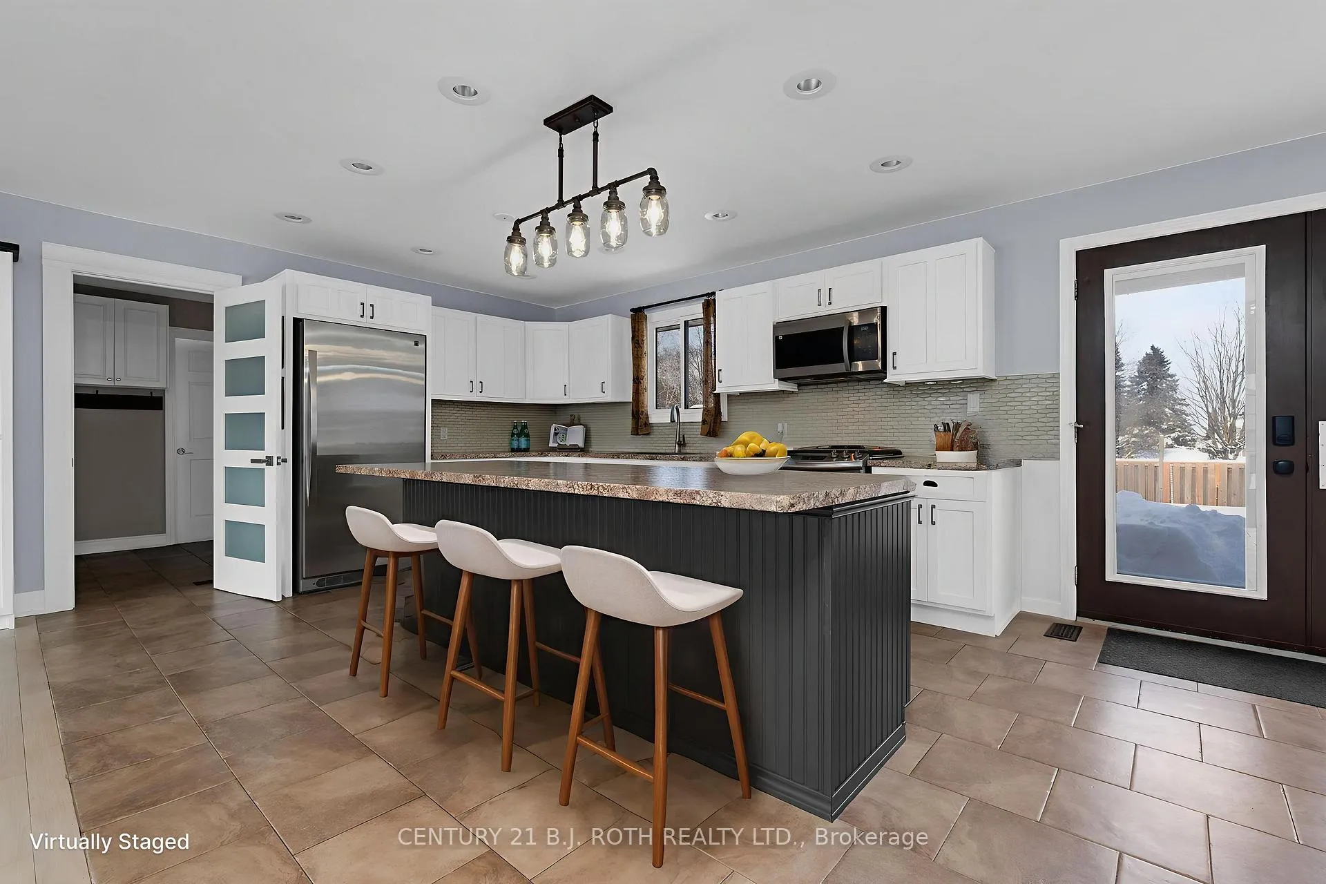 Photo 12 of 218 Parkside Crescent, Innisfil, Stroud — HOMEH