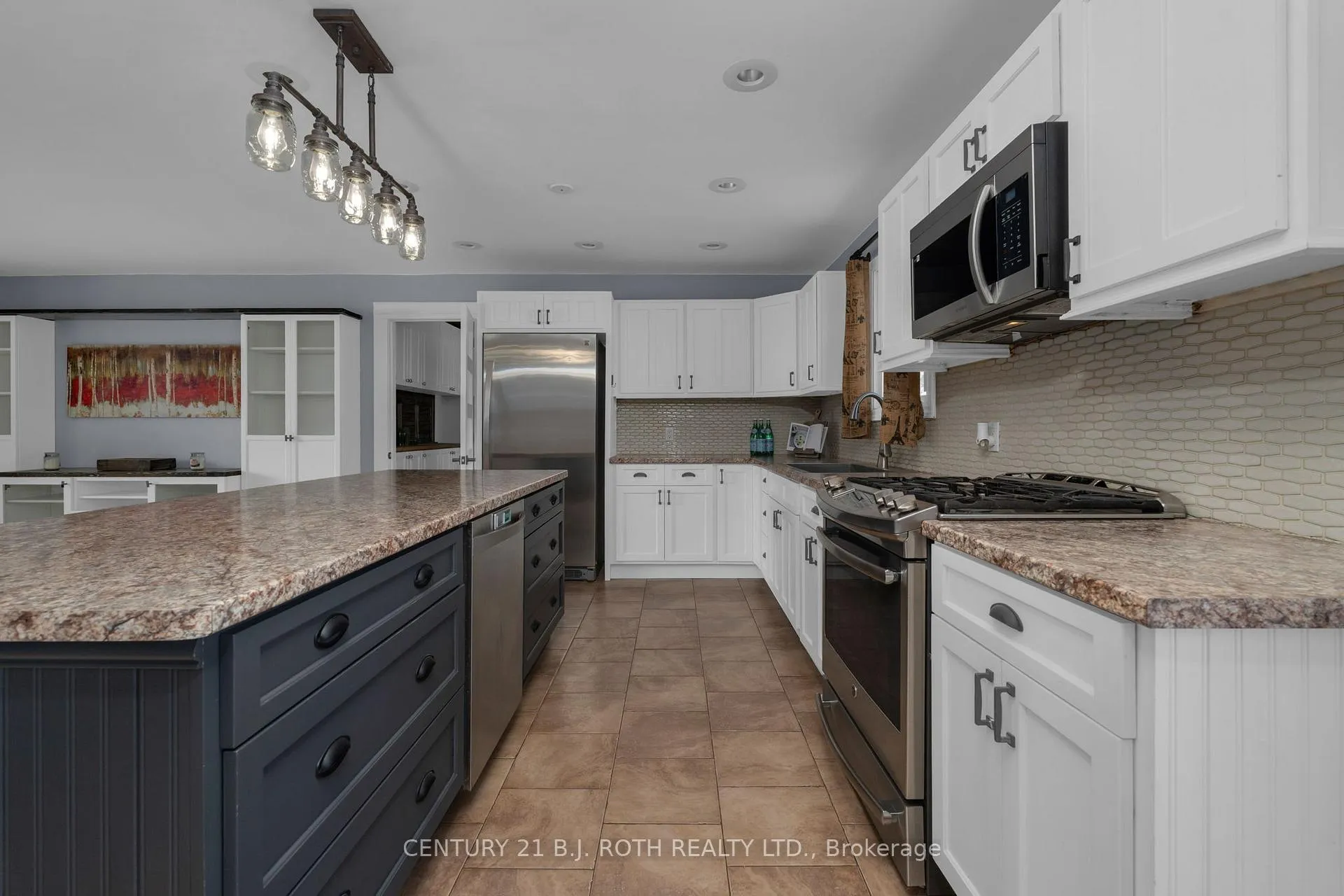 Photo 13 of 218 Parkside Crescent, Innisfil, Stroud — HOMEH