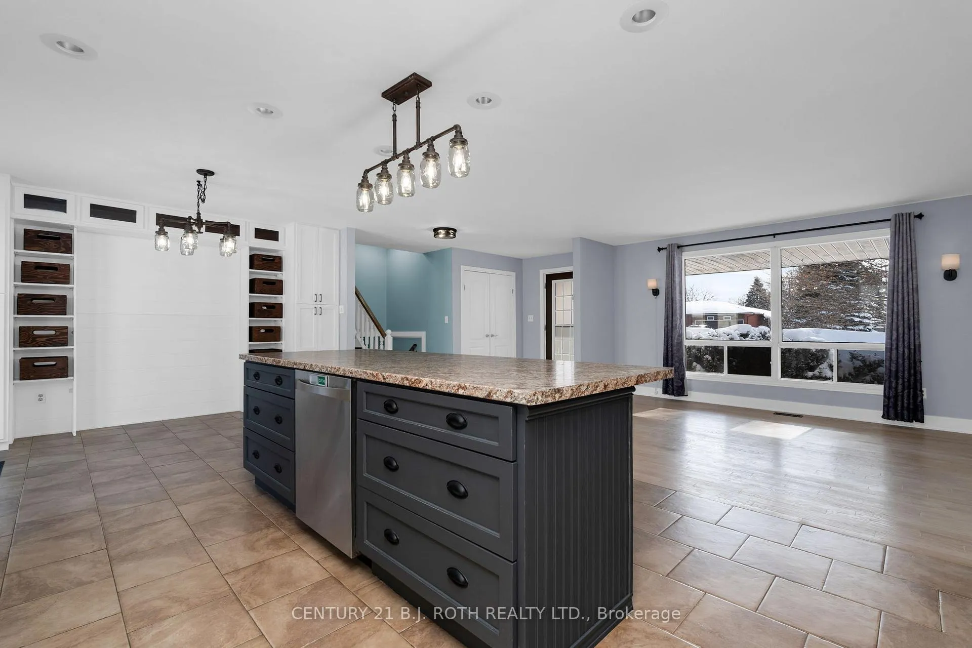 Photo 14 of 218 Parkside Crescent, Innisfil, Stroud — HOMEH