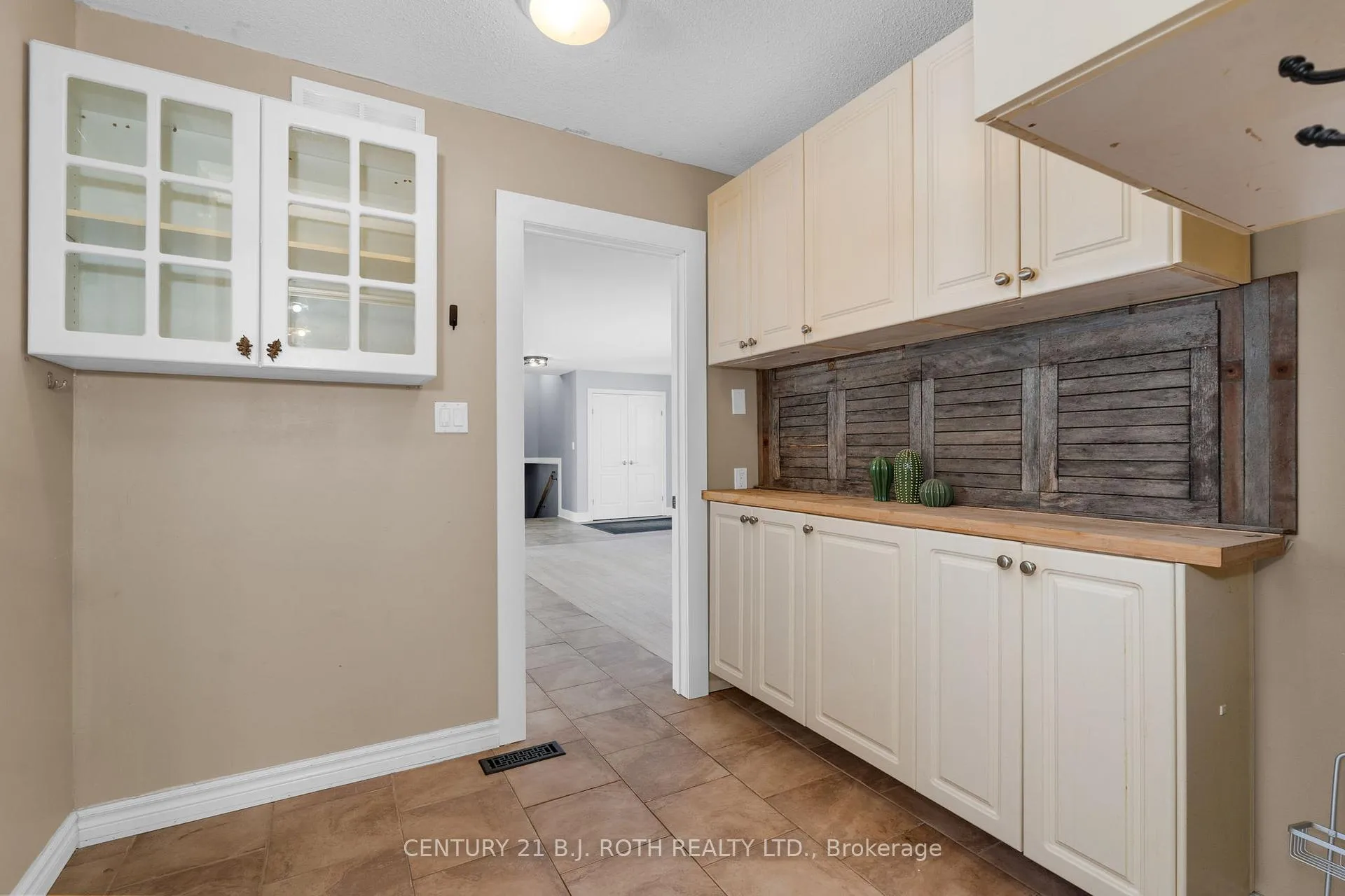 Photo 16 of 218 Parkside Crescent, Innisfil, Stroud — HOMEH