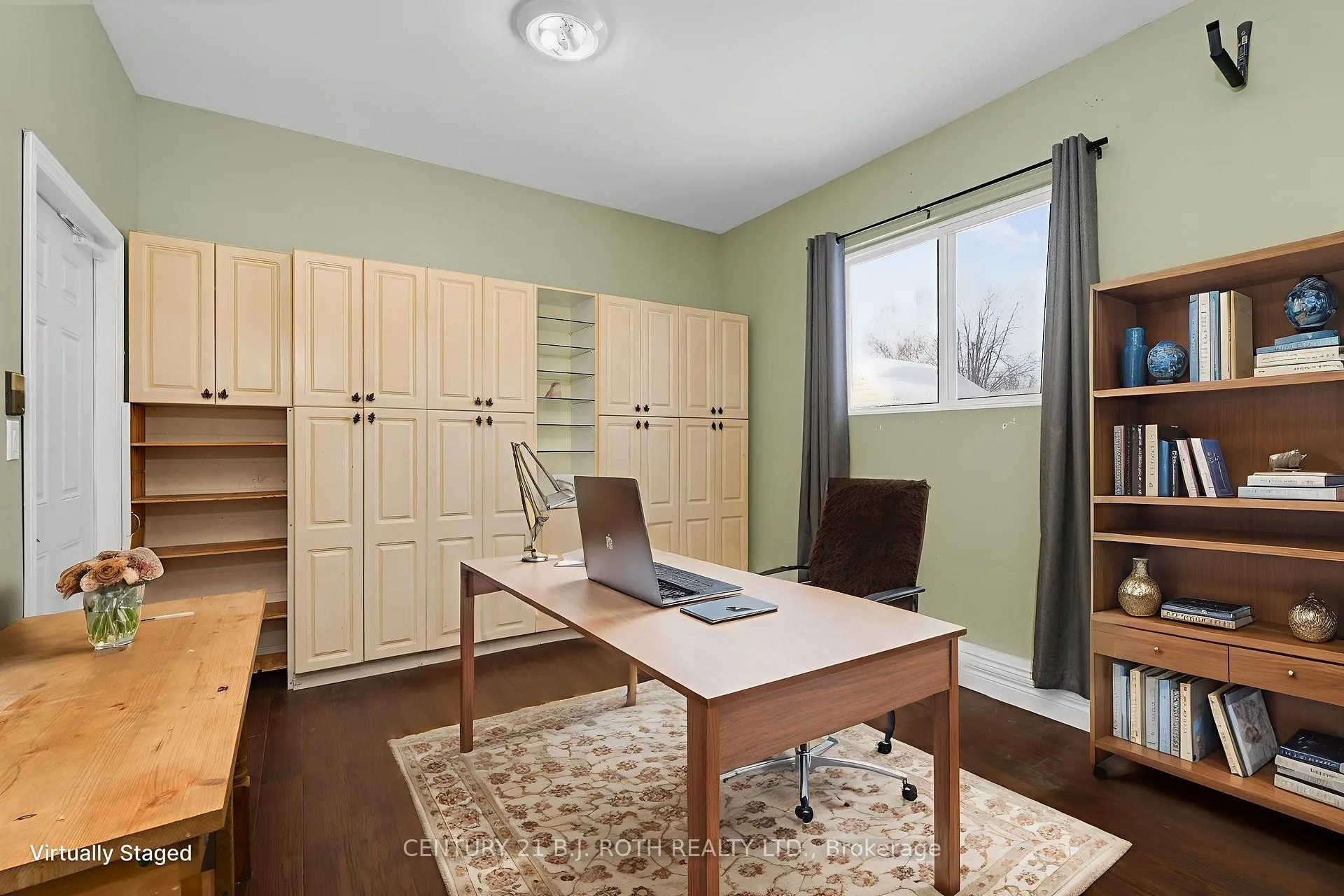 Photo 18 of 218 Parkside Crescent, Innisfil, Stroud — HOMEH