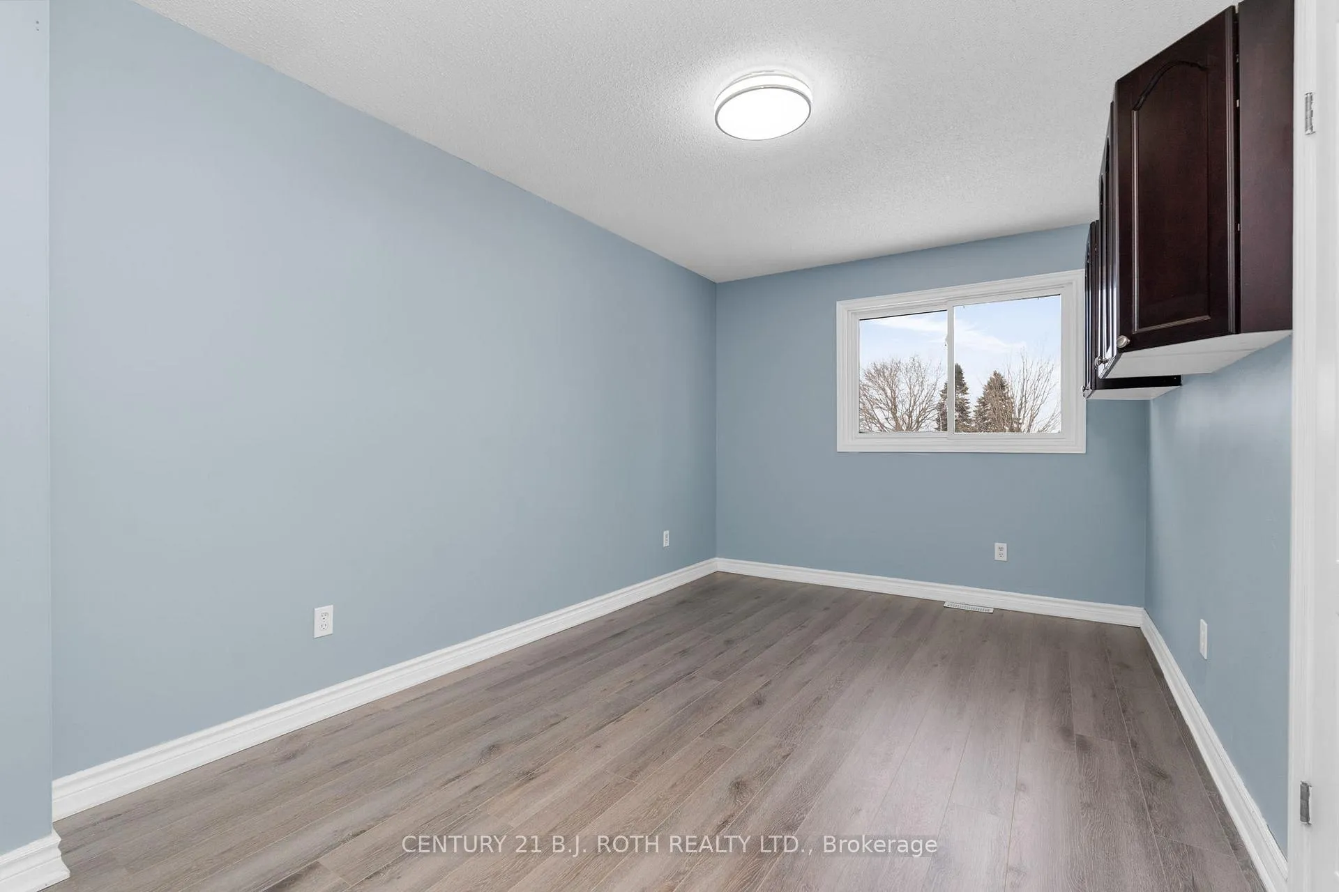 Photo 23 of 218 Parkside Crescent, Innisfil, Stroud — HOMEH