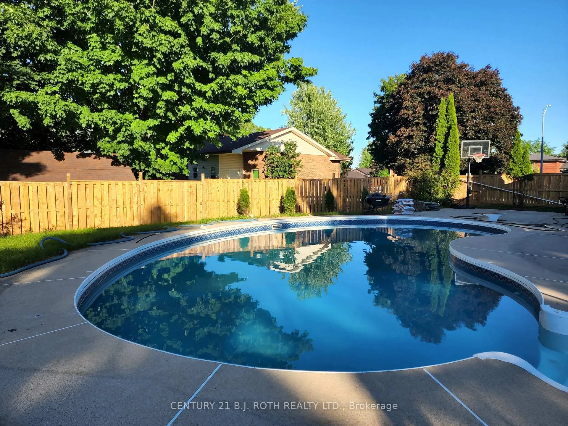 Photo 37 of 218 Parkside Crescent, Innisfil, Stroud — HOMEH