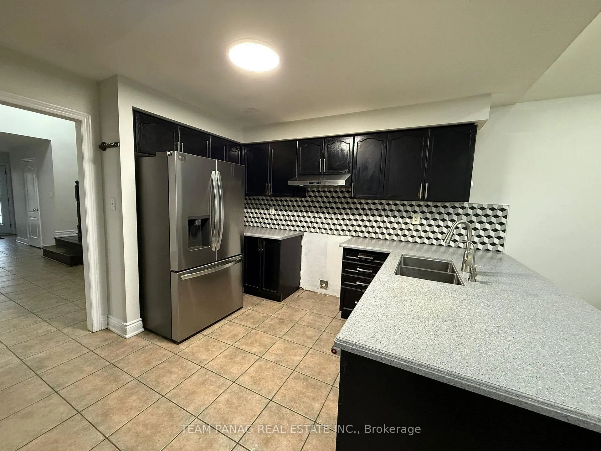 Photo 5 of 52 Sweet Clover Crescent N, Brampton, Sandringham-Wellington — HOMEH