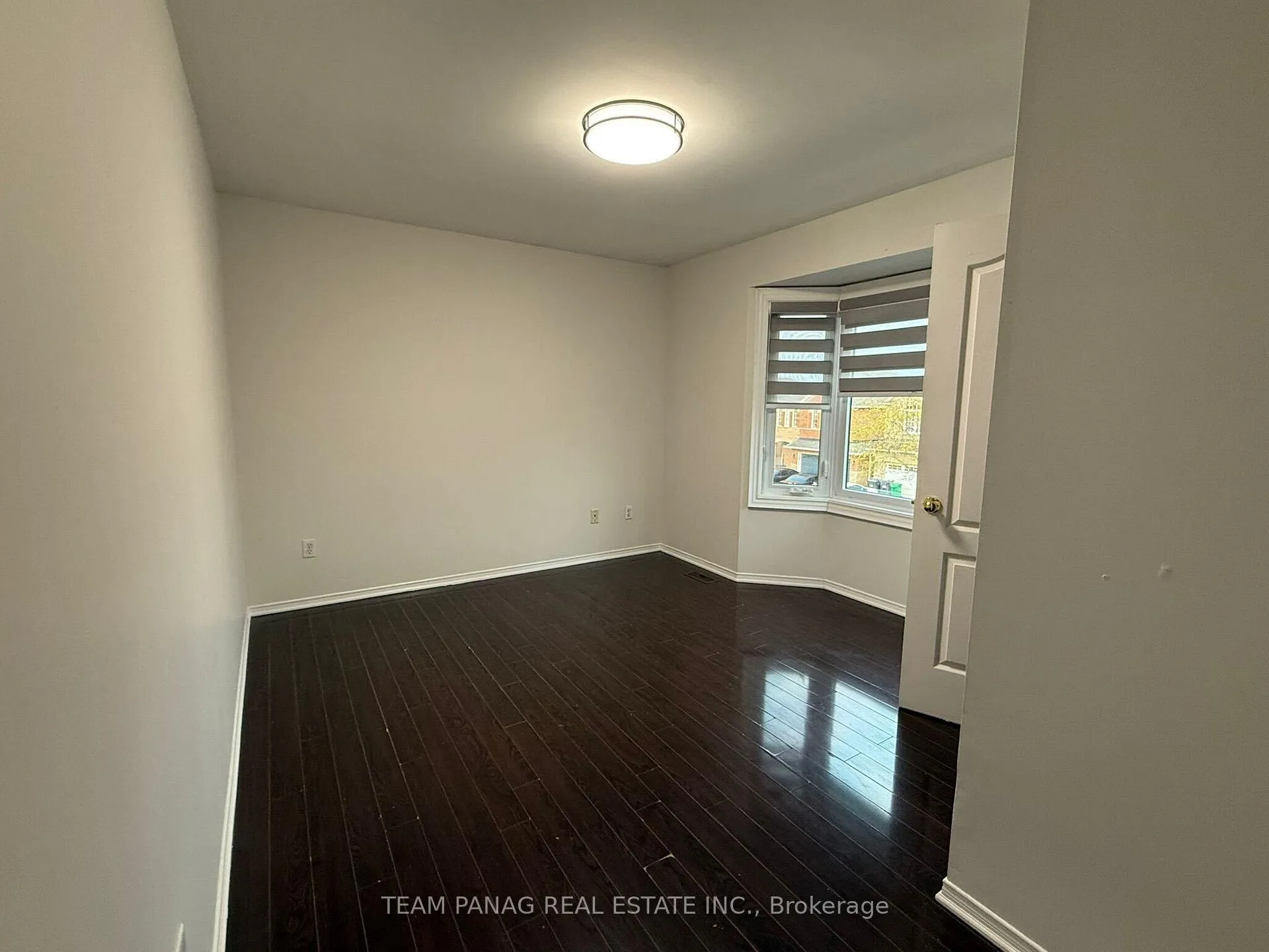 Photo 13 of 52 Sweet Clover Crescent N, Brampton, Sandringham-Wellington — HOMEH
