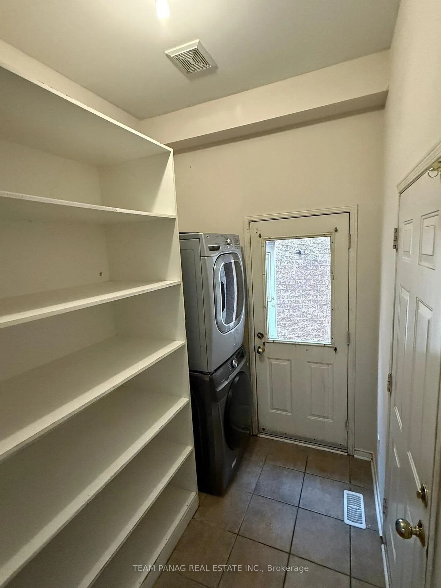 Photo 16 of 52 Sweet Clover Crescent N, Brampton, Sandringham-Wellington — HOMEH