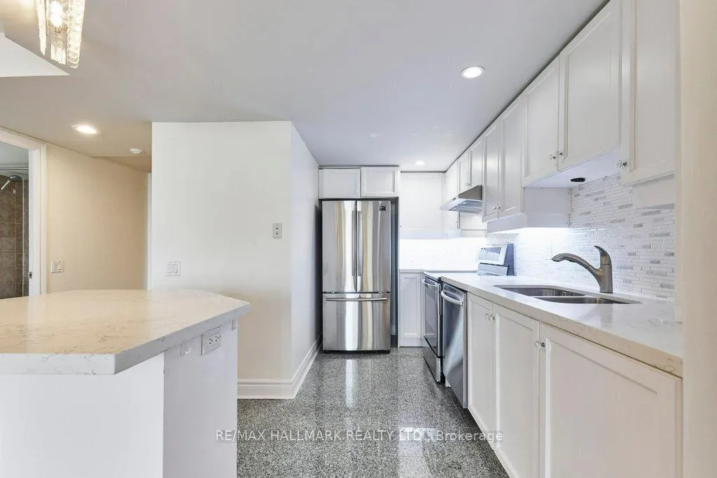 Photo 3 of Unit 607, 123 Eglinton Avenue, Toronto, Mount Pleasant West — HOMEH